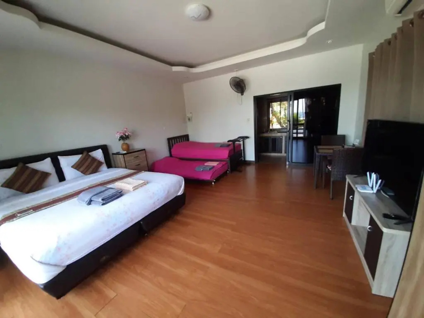 Lipe Banyan Apartments