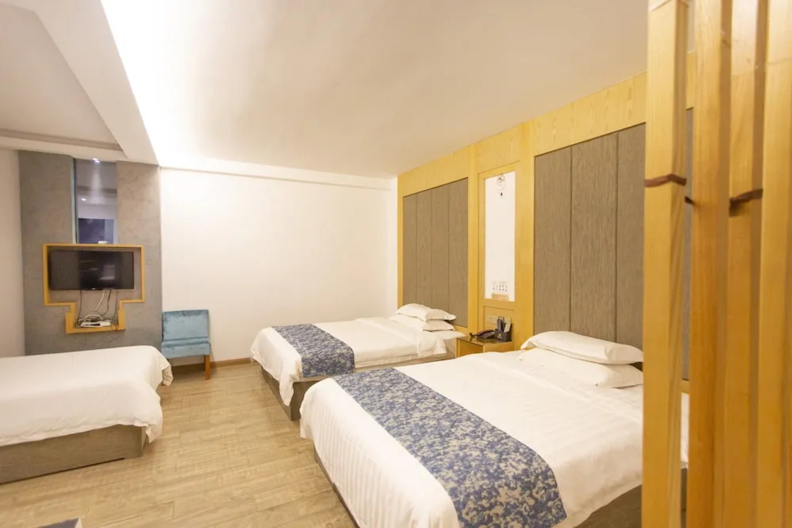 Zhangjiajie Heyday Hotel