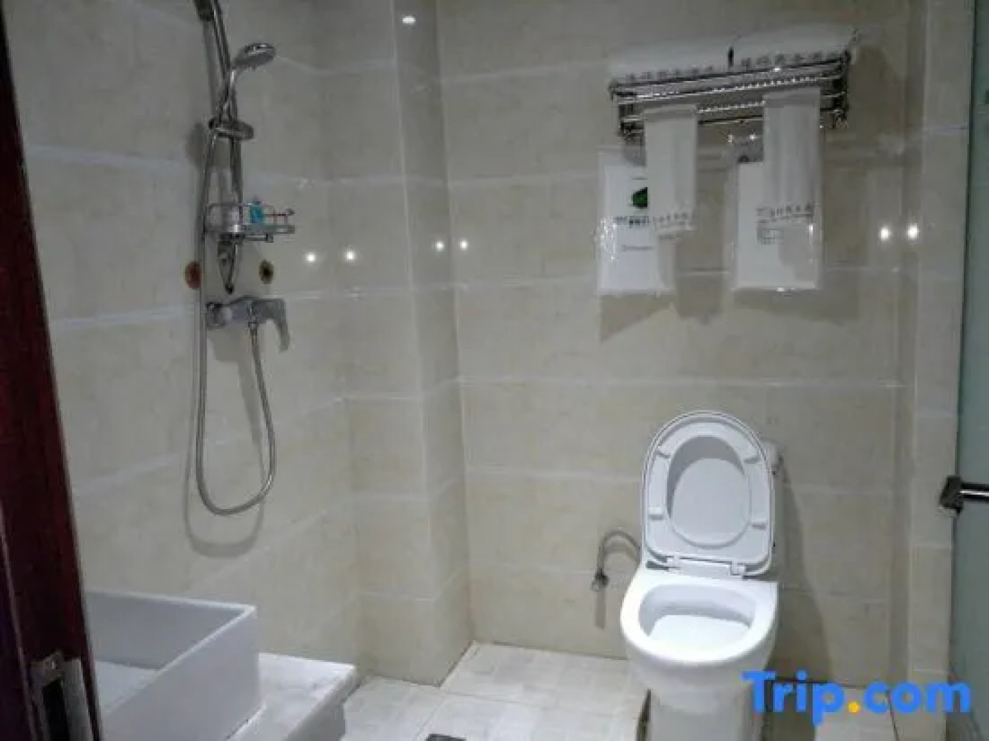 Longxiang Business Hotel