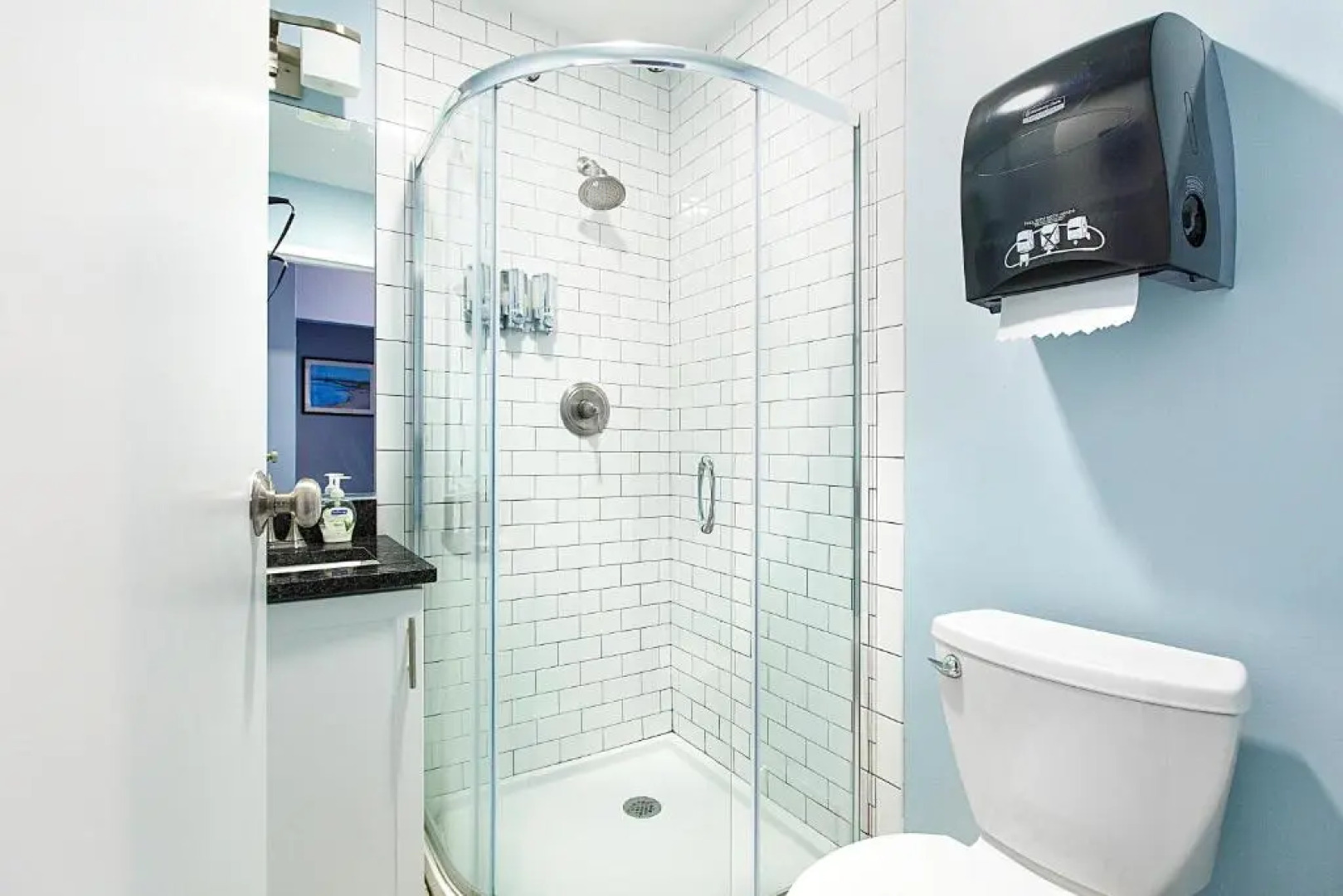 Quarters on DOT by Thatch