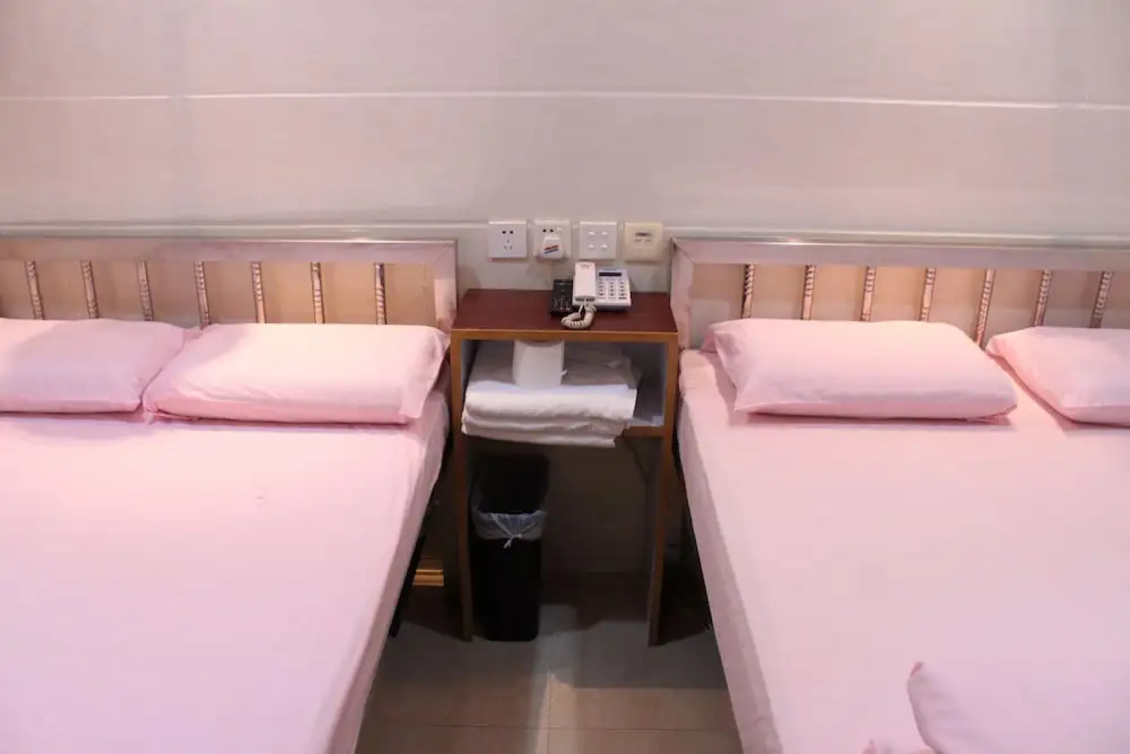 Las Vegas Guest House Carlton Group Of Hostels