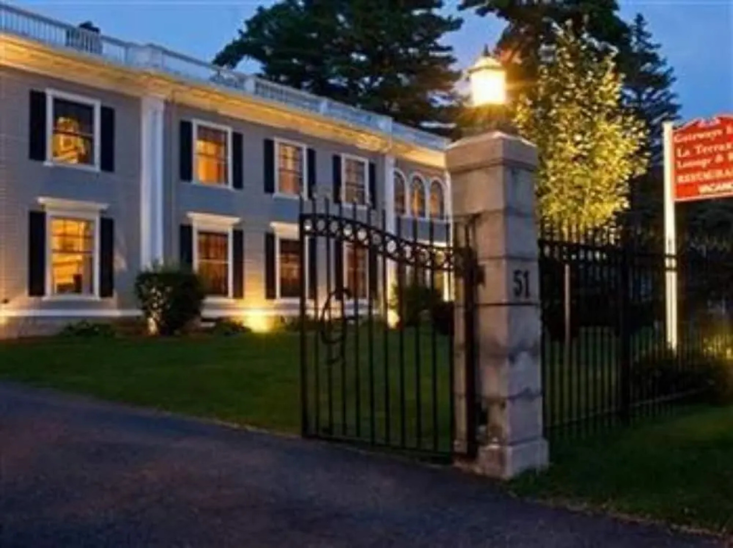 Gateways Inn & Restaurant