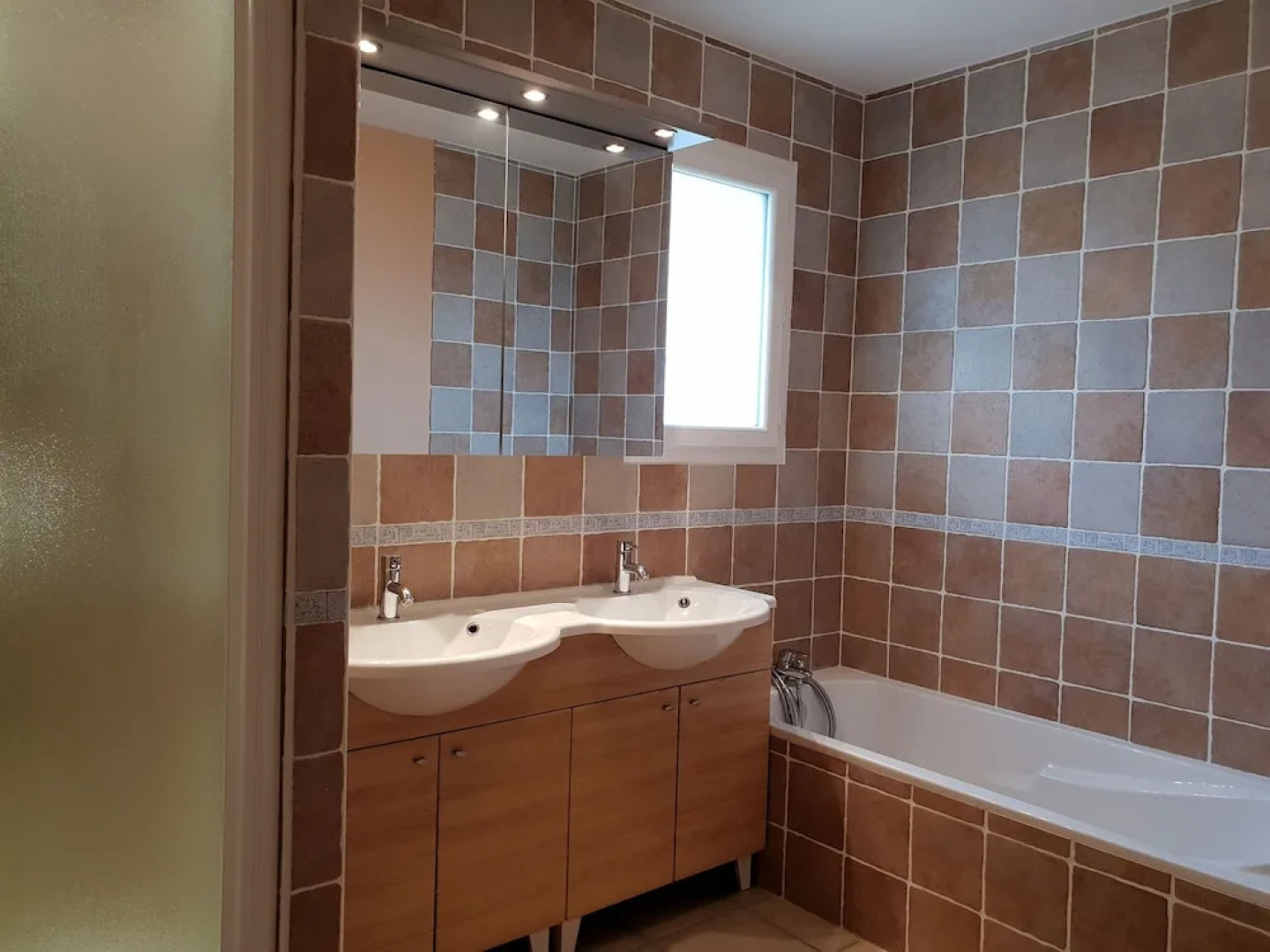 Luxurious Villa in Provence with garden and roofed terrace