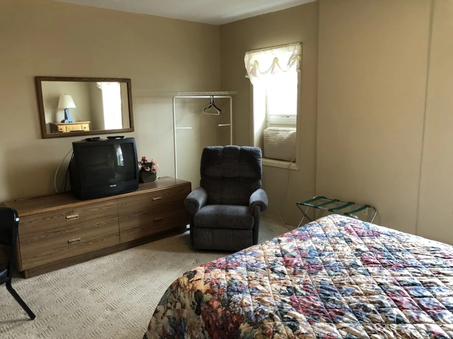 Historic Ortman Hotel - Canistota/Sioux Falls
