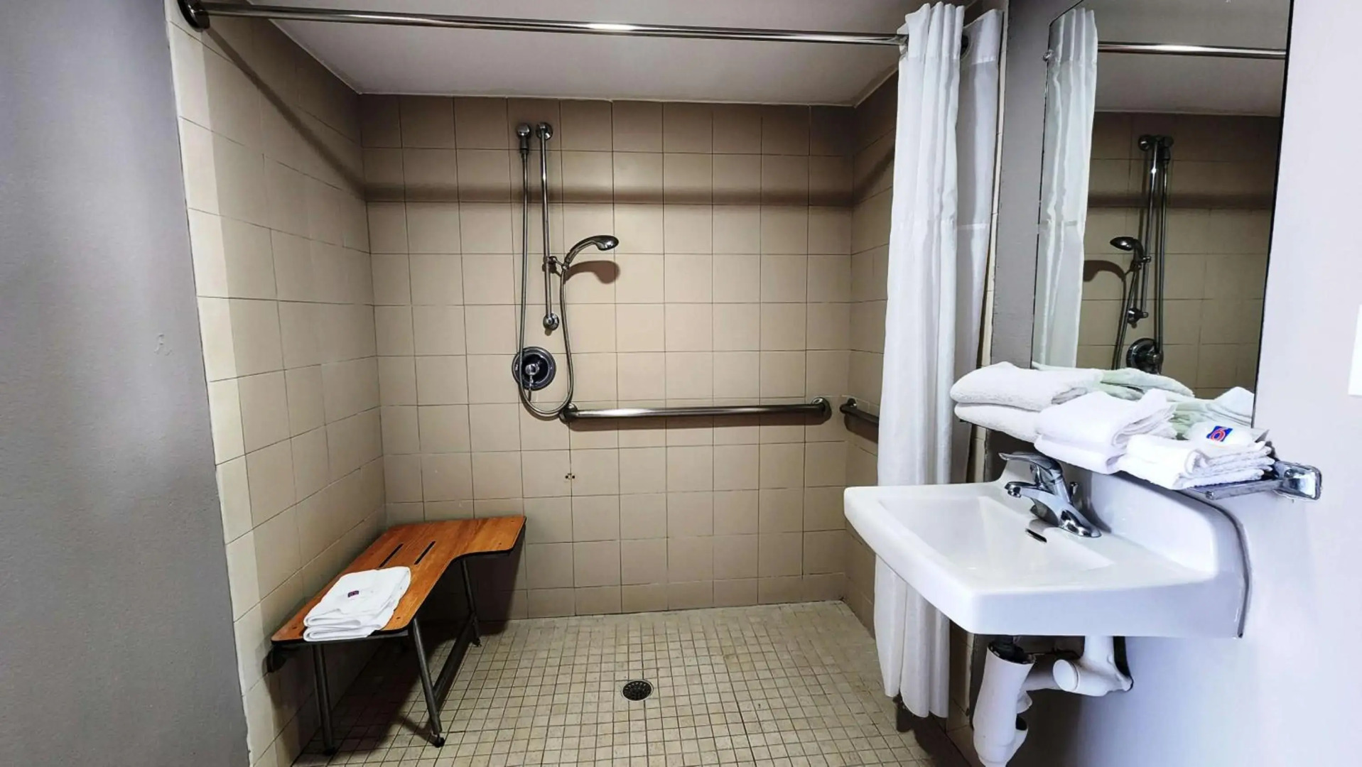 Motel 6 Webster, TX - Houston - Nasa Lake