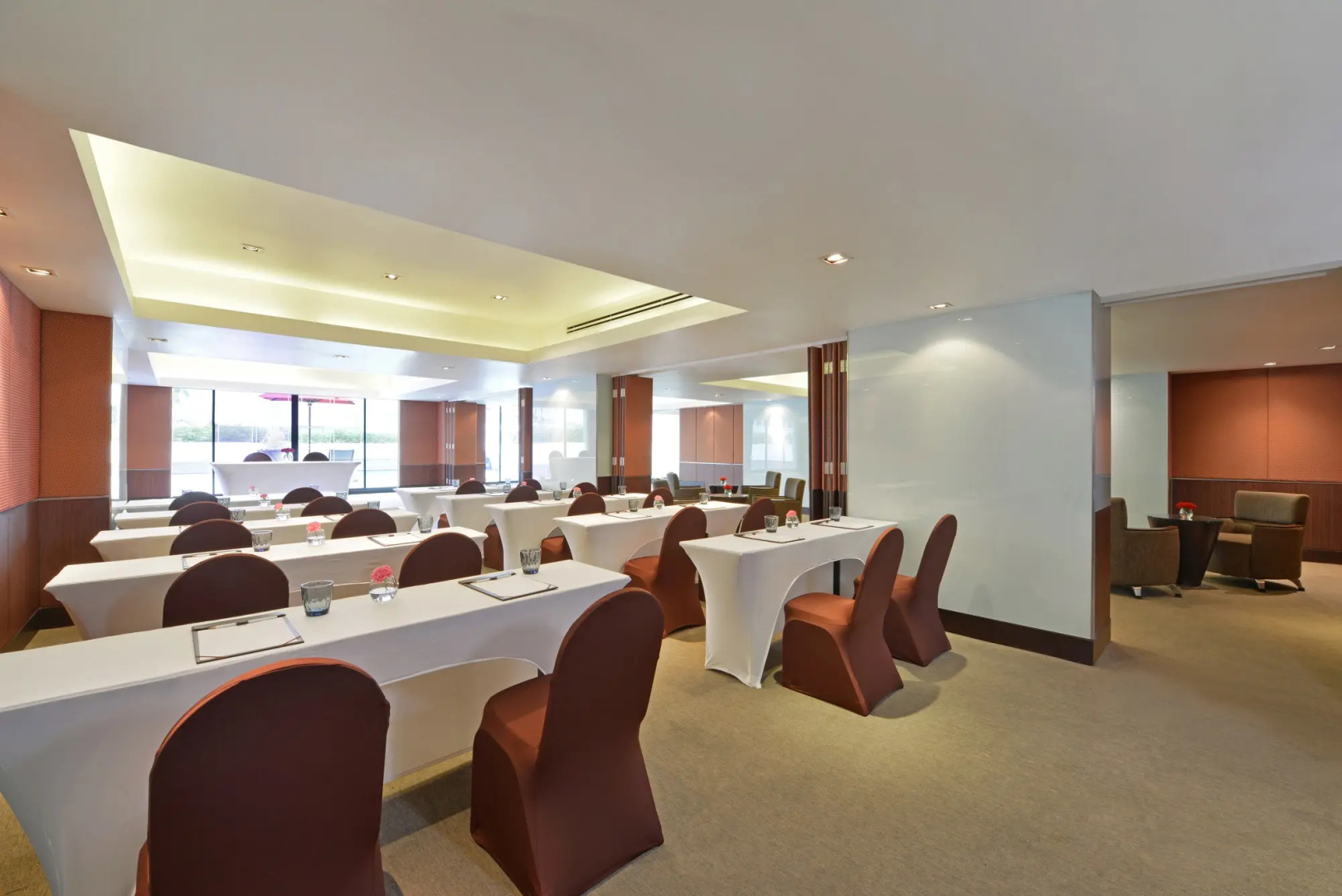 Отель BelAire Bangkok