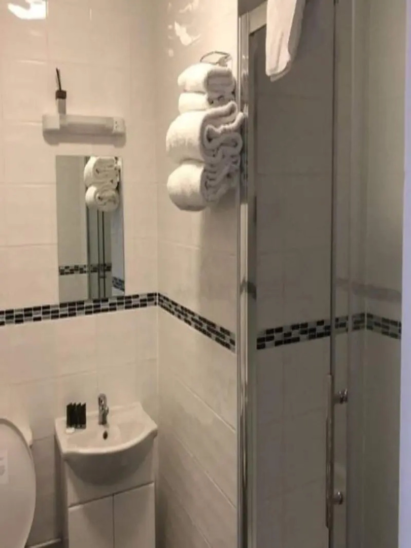 The Crown And Cushion