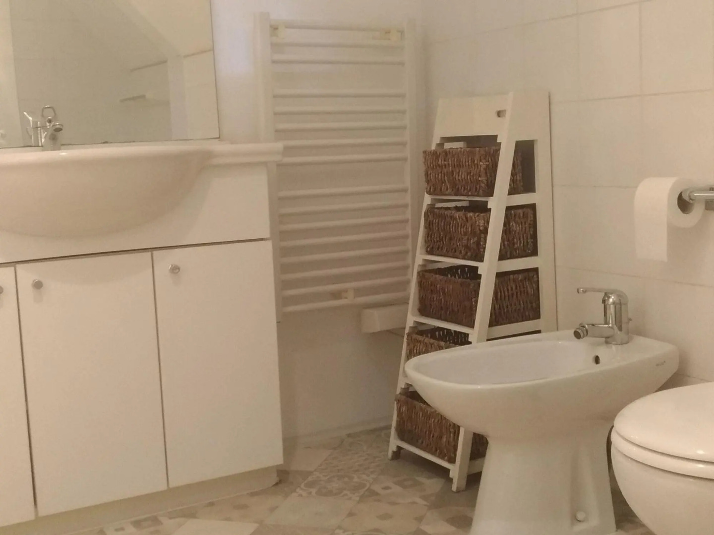 Tranquil Holiday Home in Auriac with Outdoor Swimming Pool