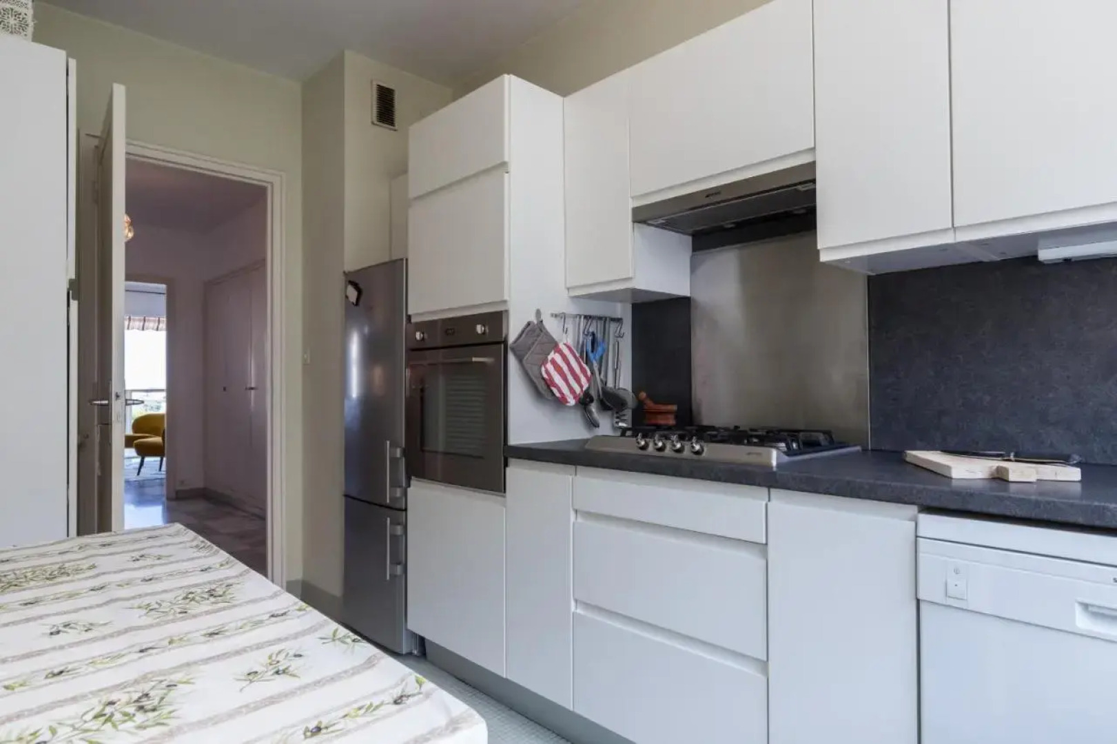 Sea View Park Swimming Pool & Tennis 2 Bdrs