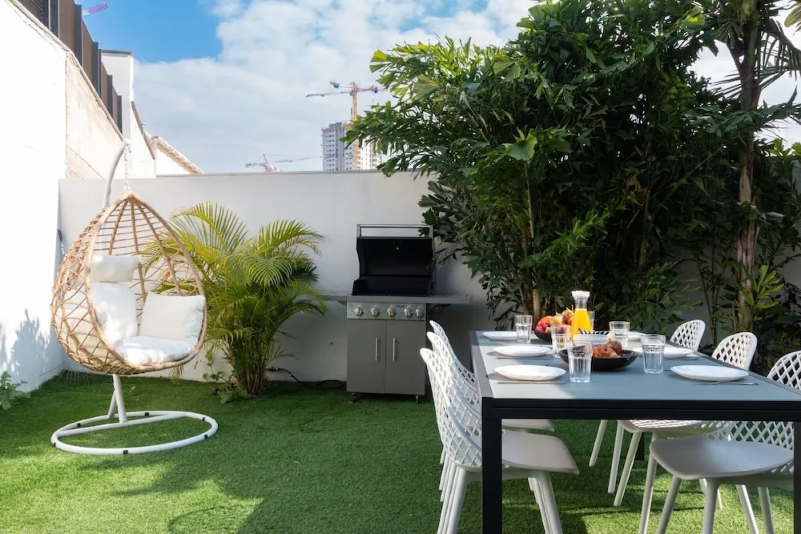 Huge Pampering Villa 5 BR with Jacuzzi