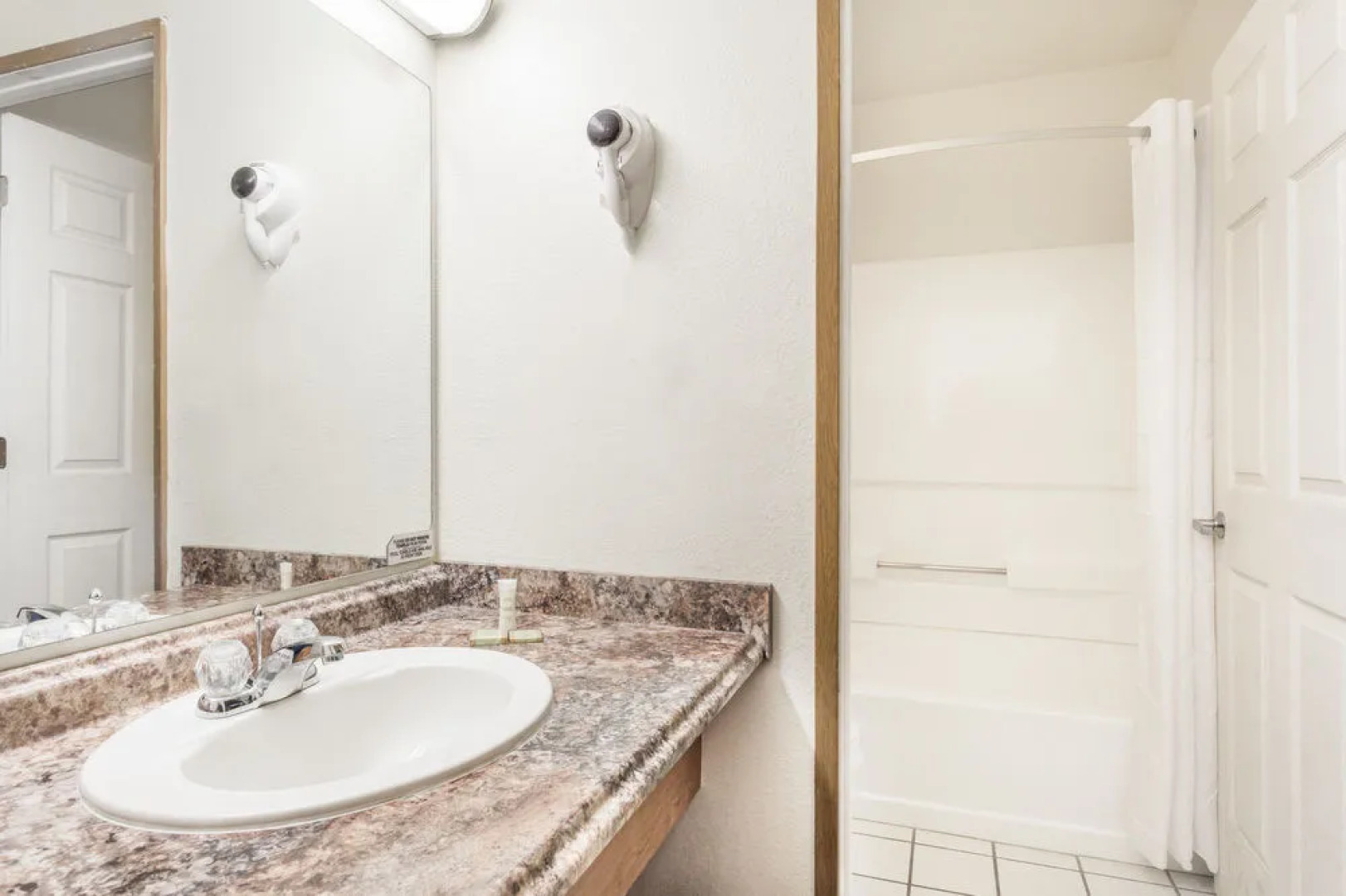 Super 8 Phoenix Metro North