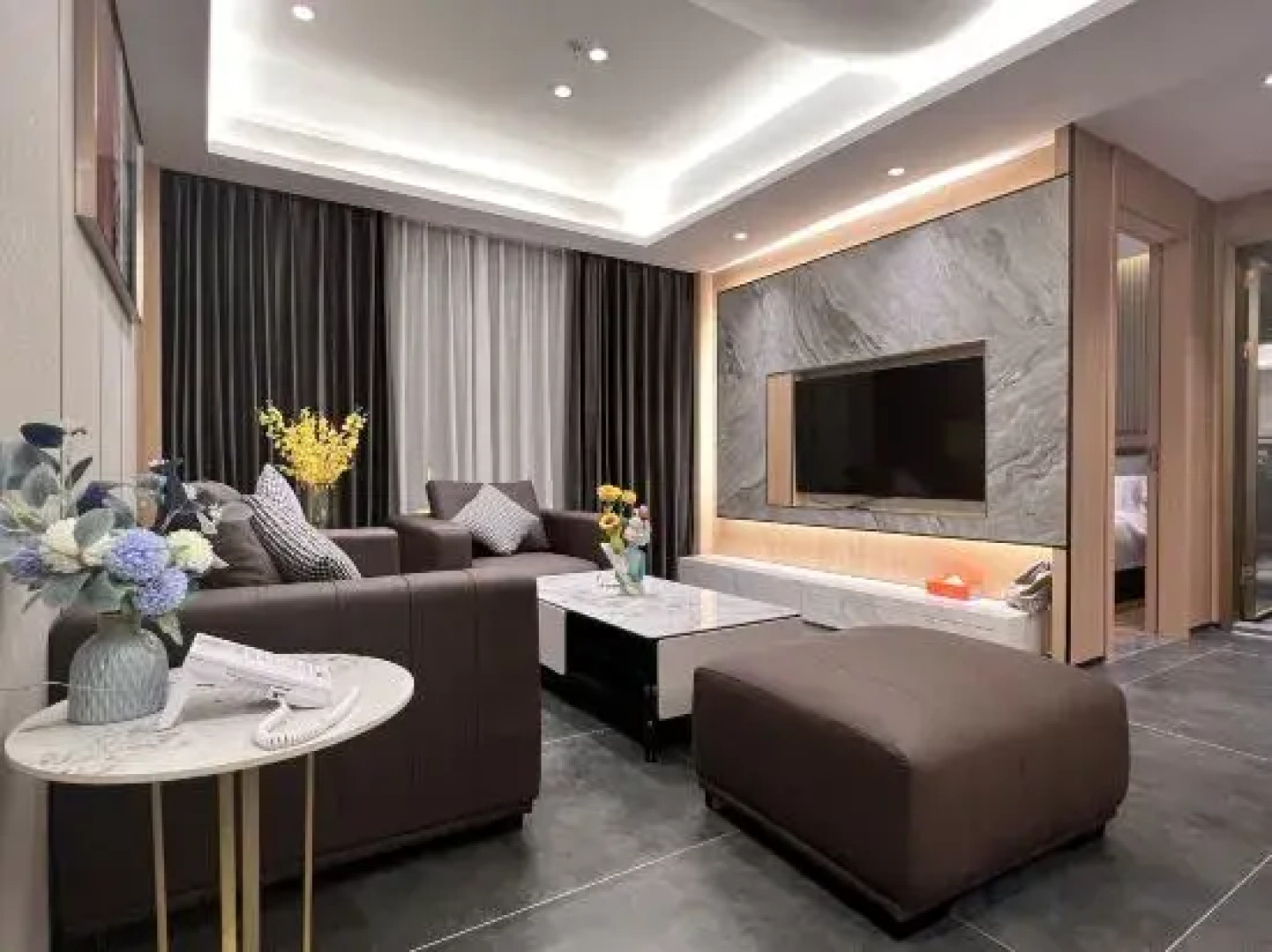 Royal Hot Spring Theme Inn