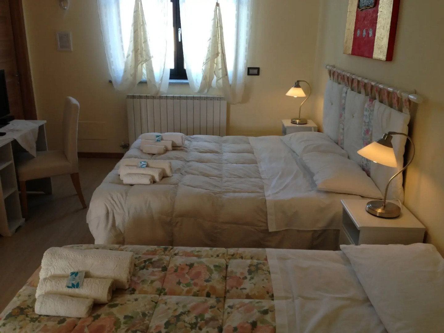 Eremes Rooms & Apartments