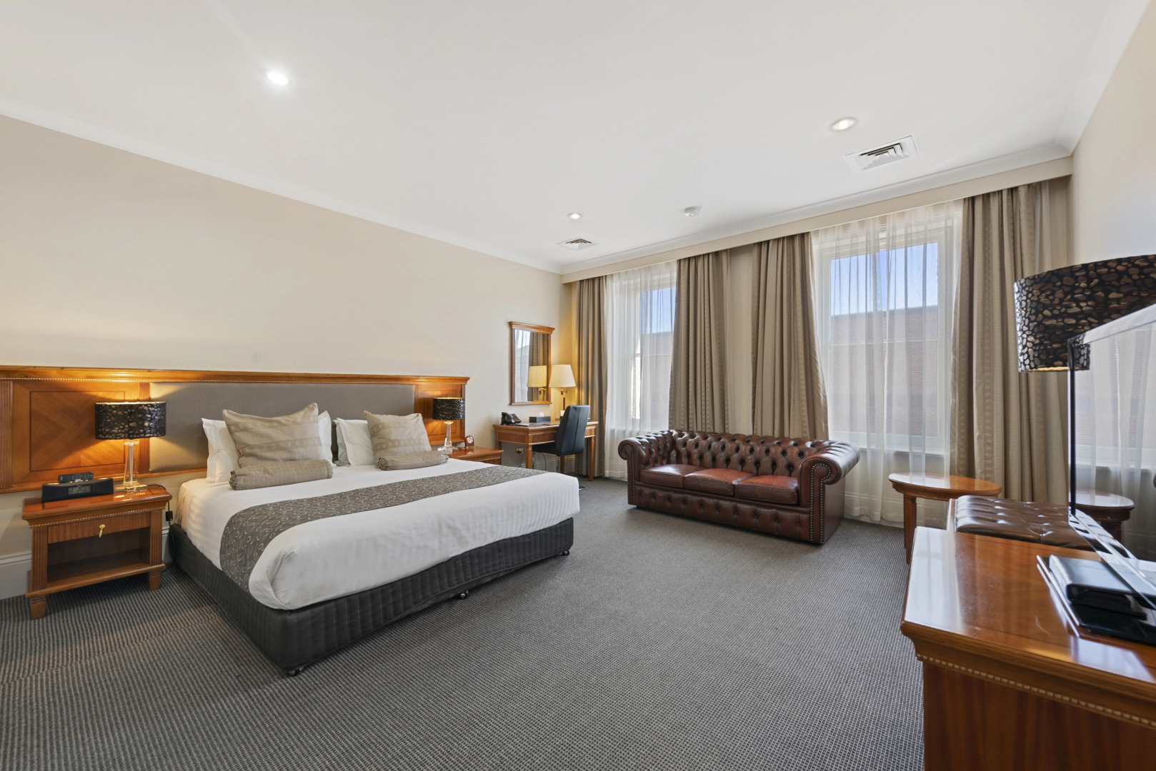 Clarion Hotel City Park Grand