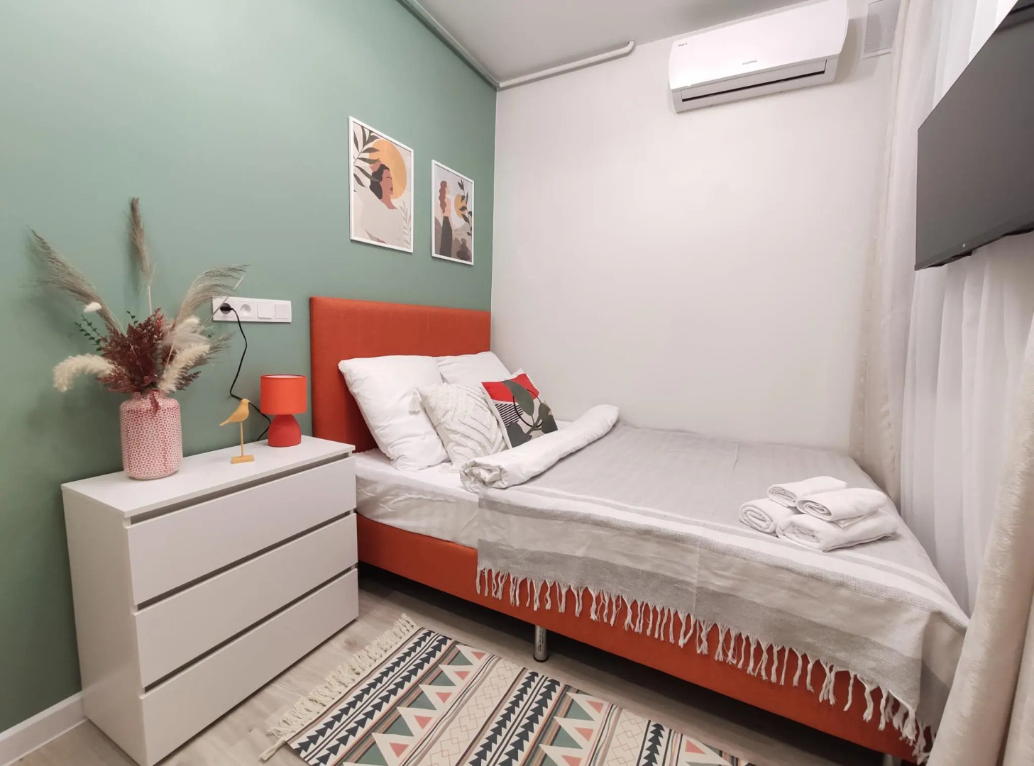 Апартаменты Red House (Рэд Хаус) на улице Свободы