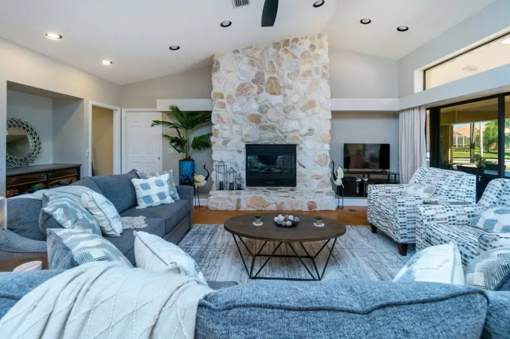 Waterfront Villa With Heated Pool Spa