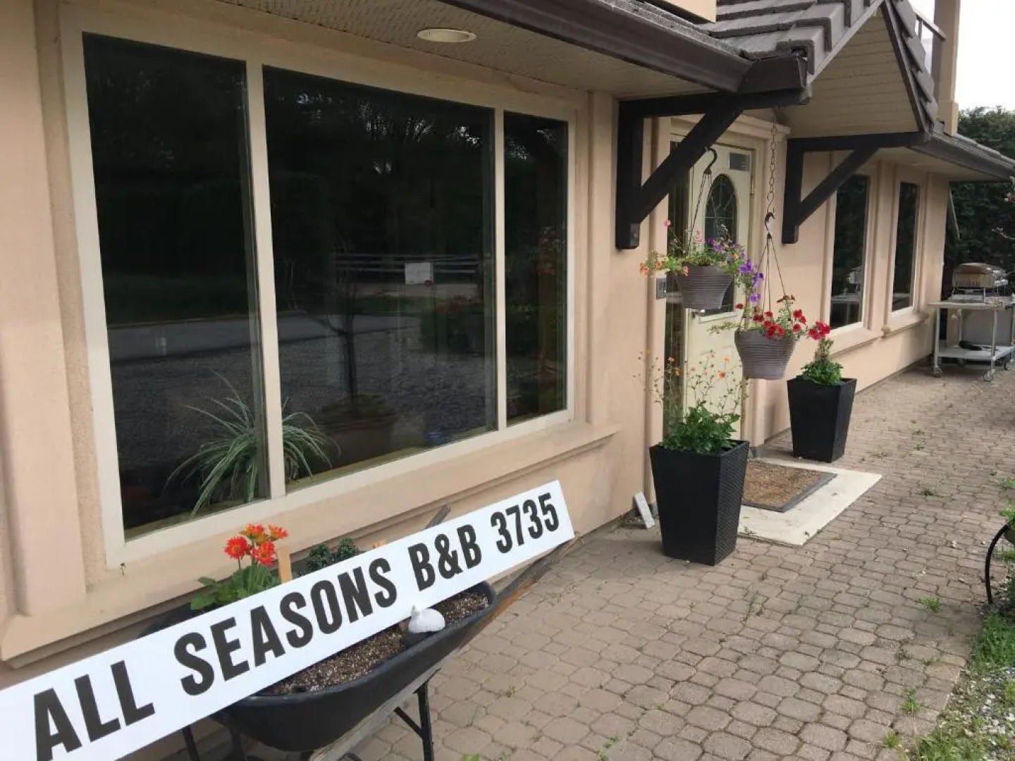 All Seasons Bed & Breakfast