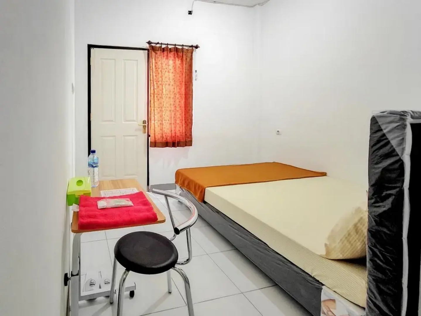 Shekinah Homestay & Cafe Waikabubak RedPartner