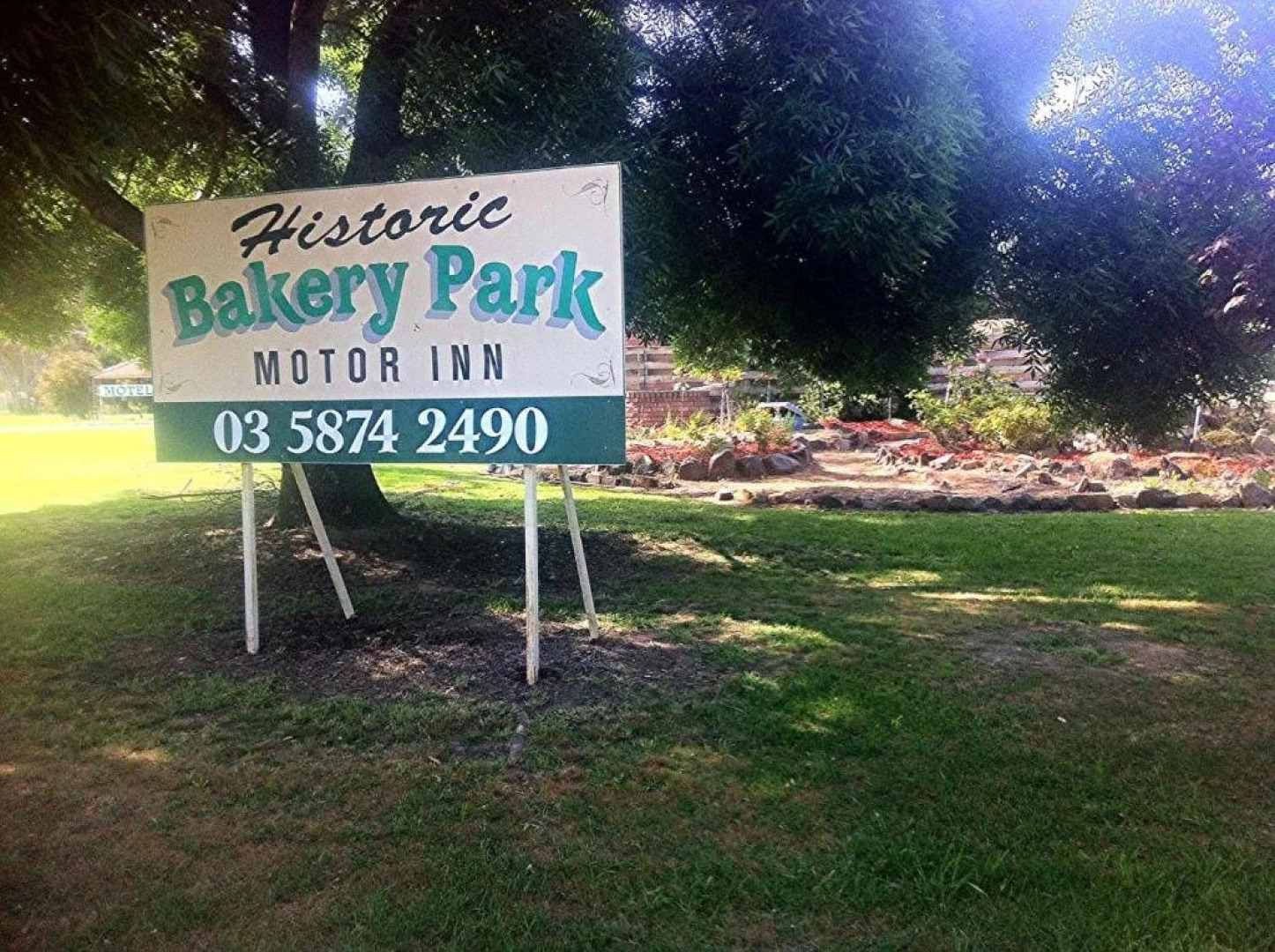 Bakery Park Motor Inn