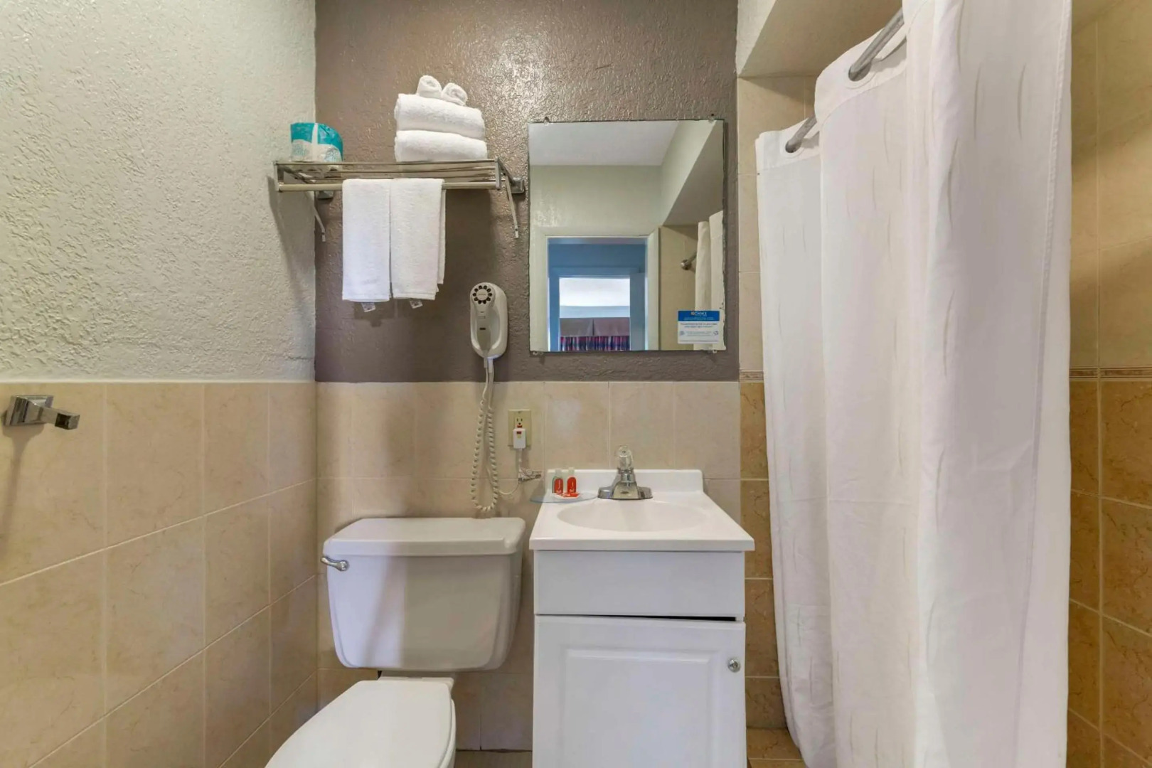 Fort Lauderdale Gardens Inn & Suites