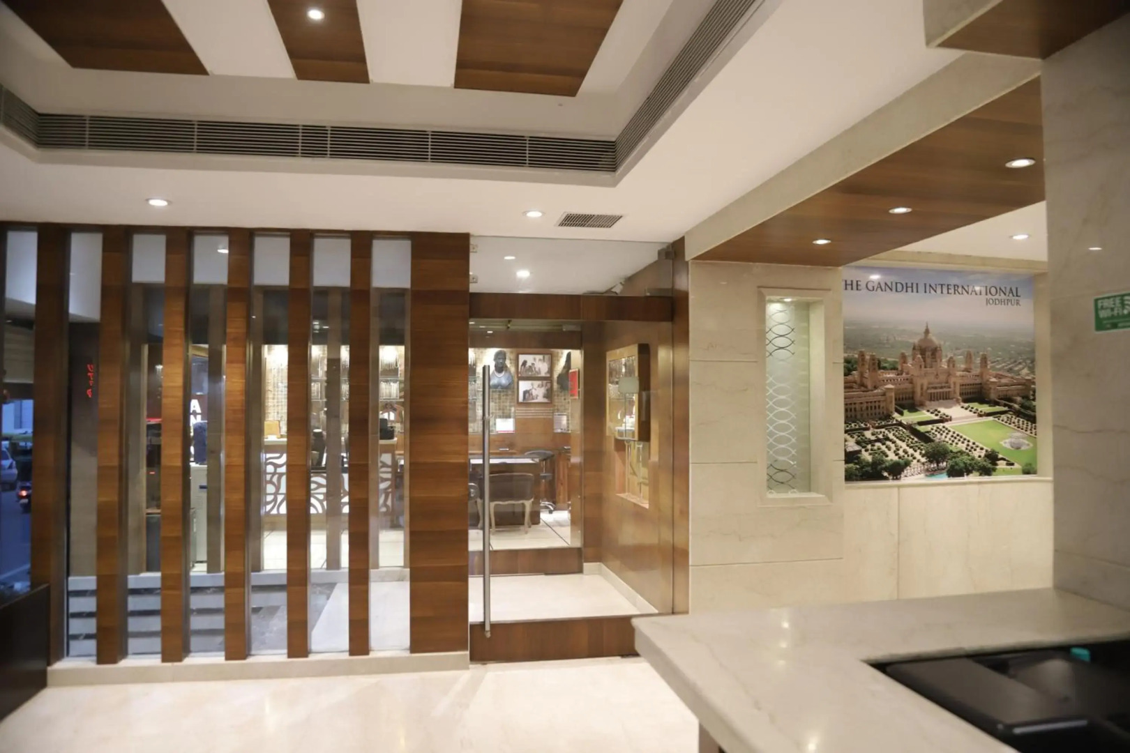 OYO 1395 Hotel Gandhi International