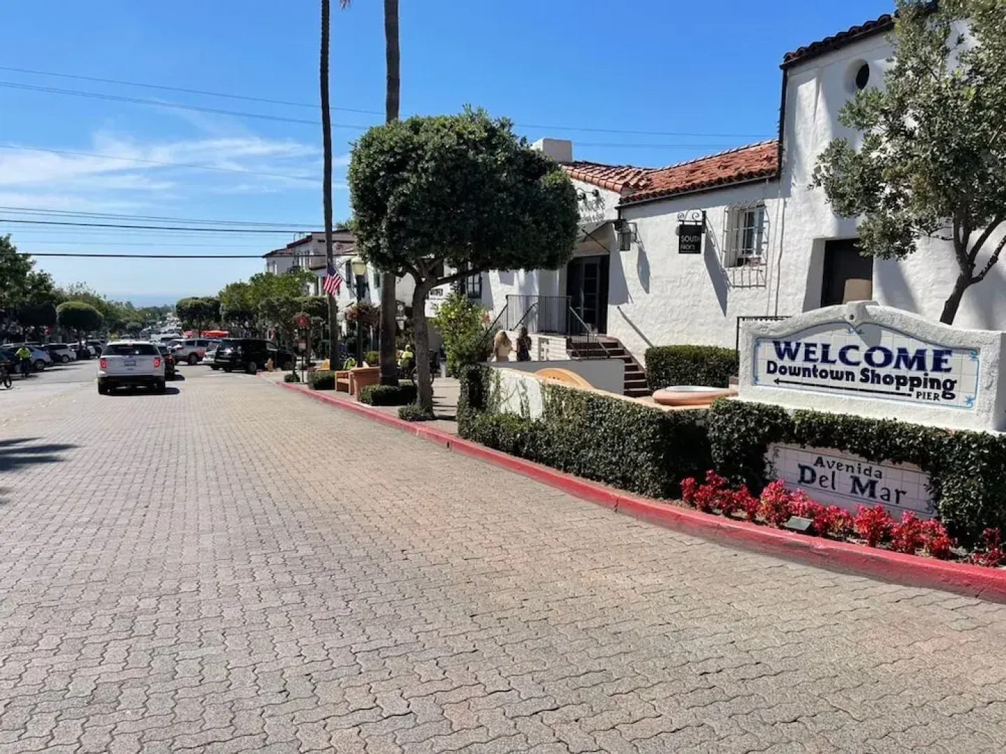 Walk to Beach - King Apt In 1 Area - AC