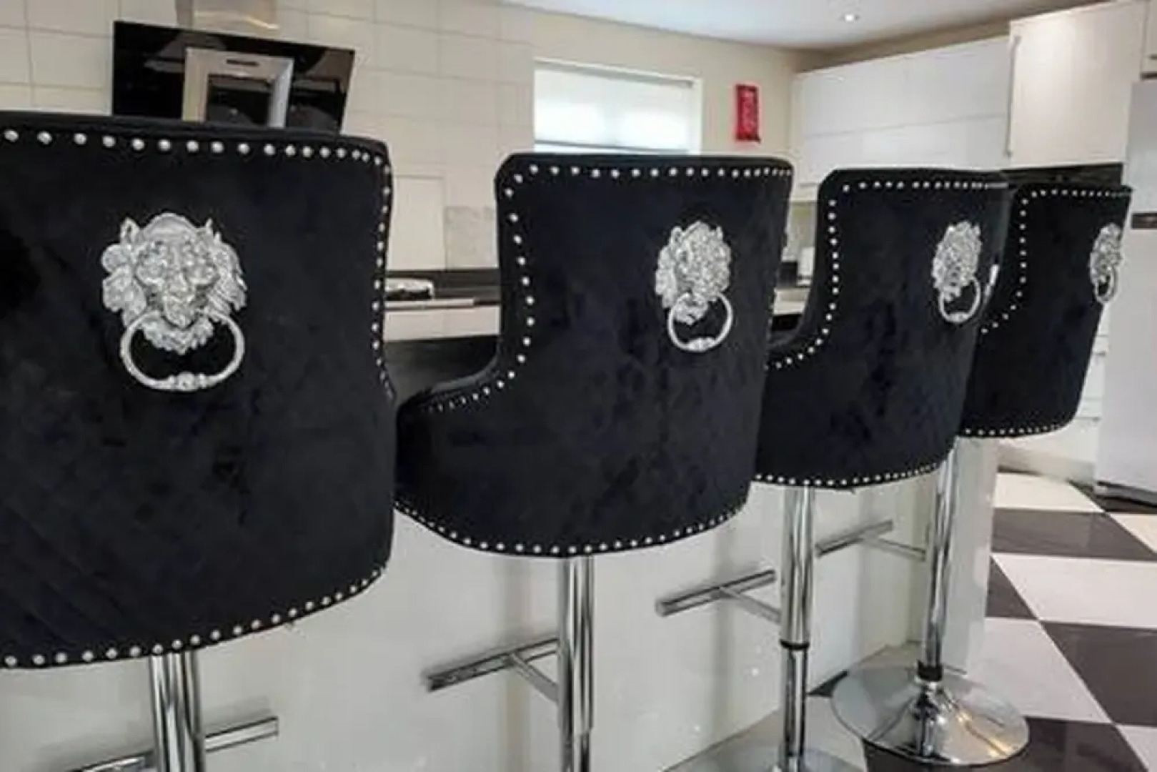 Stratford 4 BR Family Mansion With Pool, Gym & BBQ