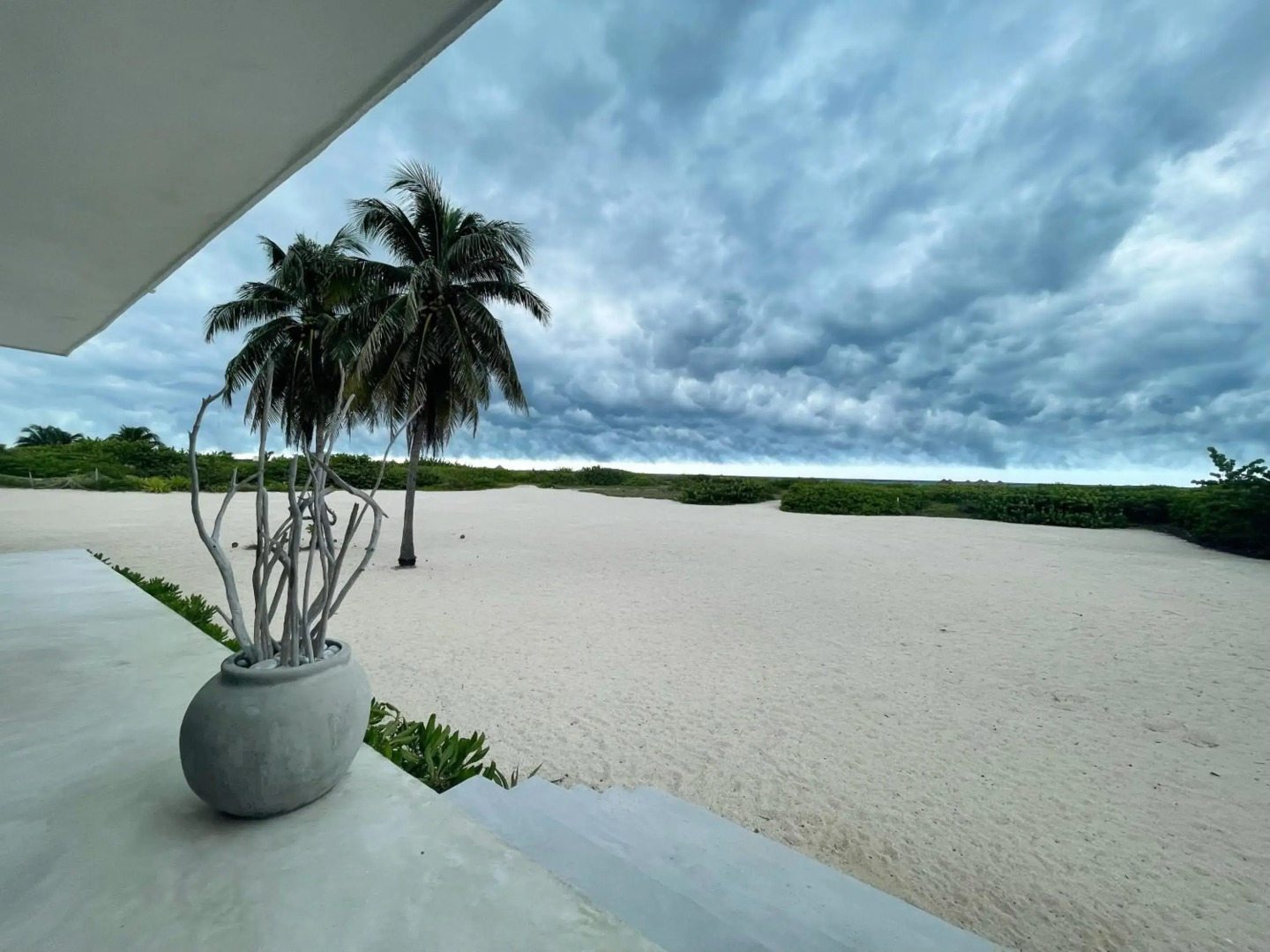 Casa en primera linea de playa con alberca