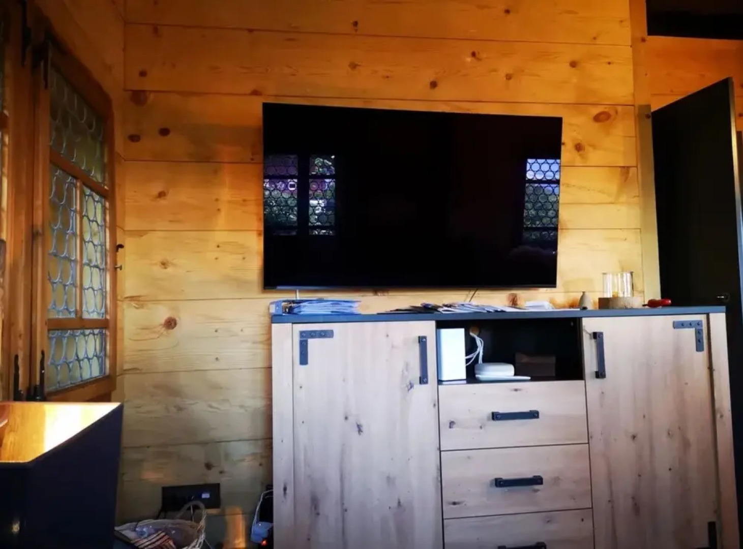 Chalet With Panoramic Views of the Mountains of the Oberland and Lake Thun