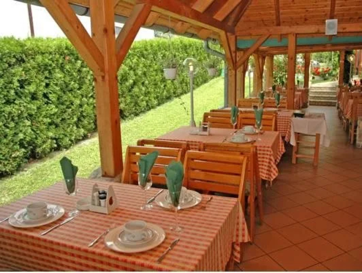 Fészek Apartmanház