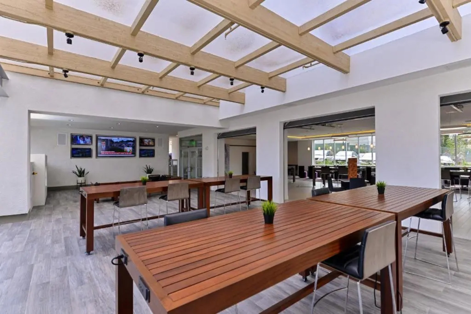 Holiday Inn Express & Suites San Diego - Mission Valley by IHG