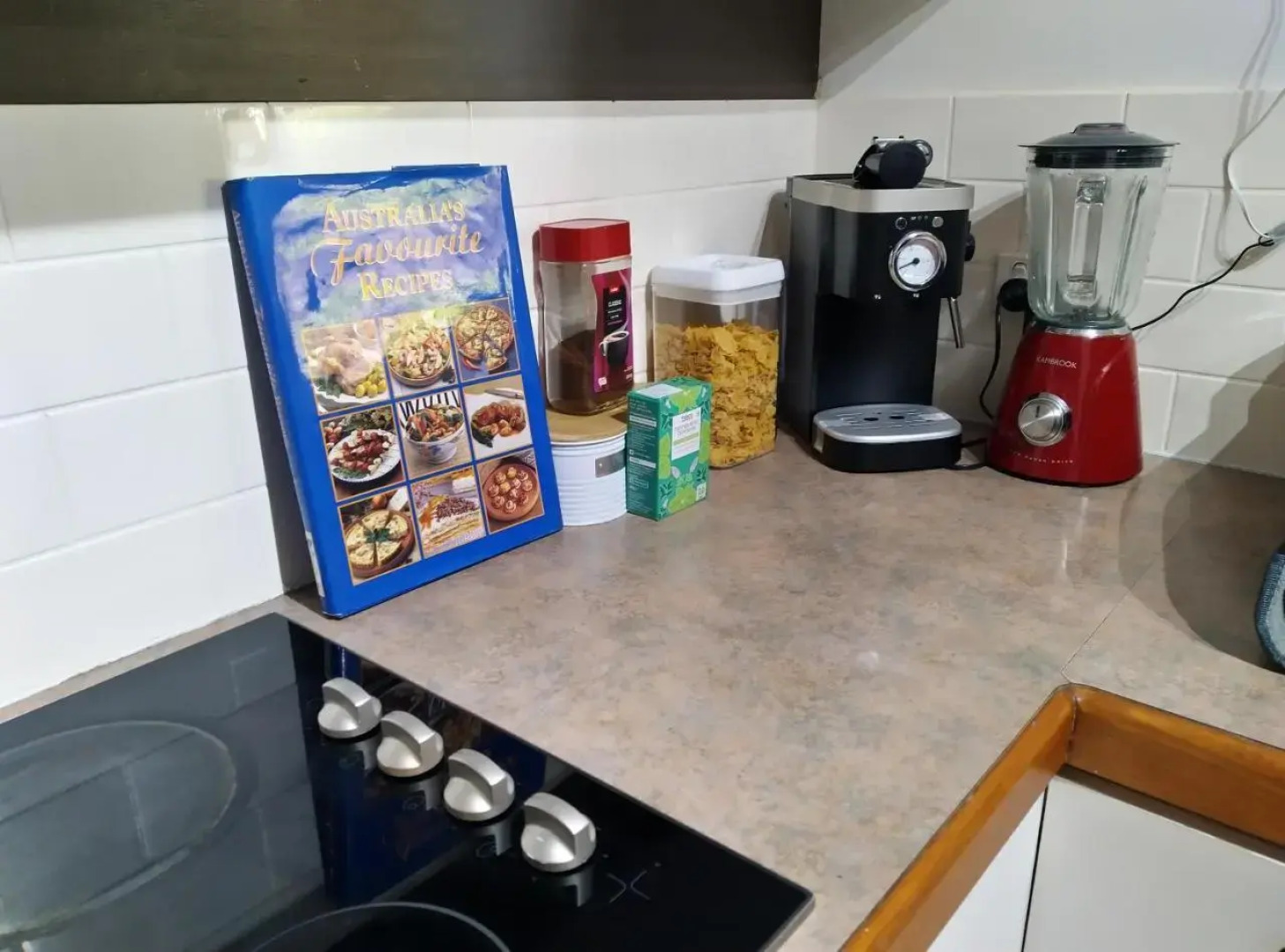 2BR luxury house close to CBD