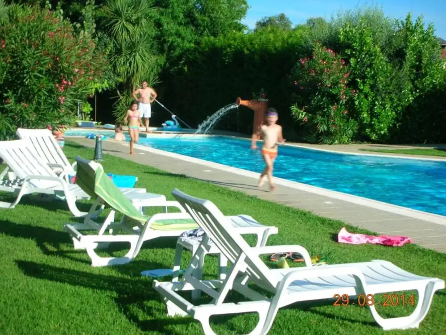 House With 2 Bedrooms in Pedraça, With Wonderful Mountain View, Shared Pool, Enclosed Garden Near the Beach