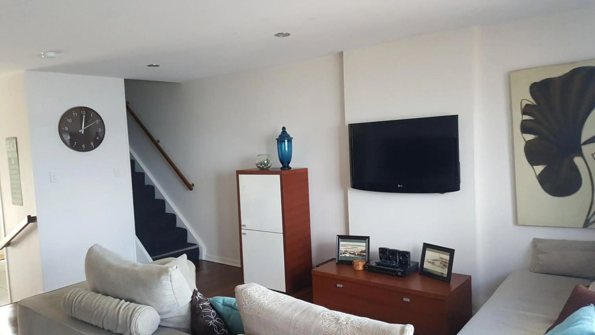 Villa Riviera on River Front