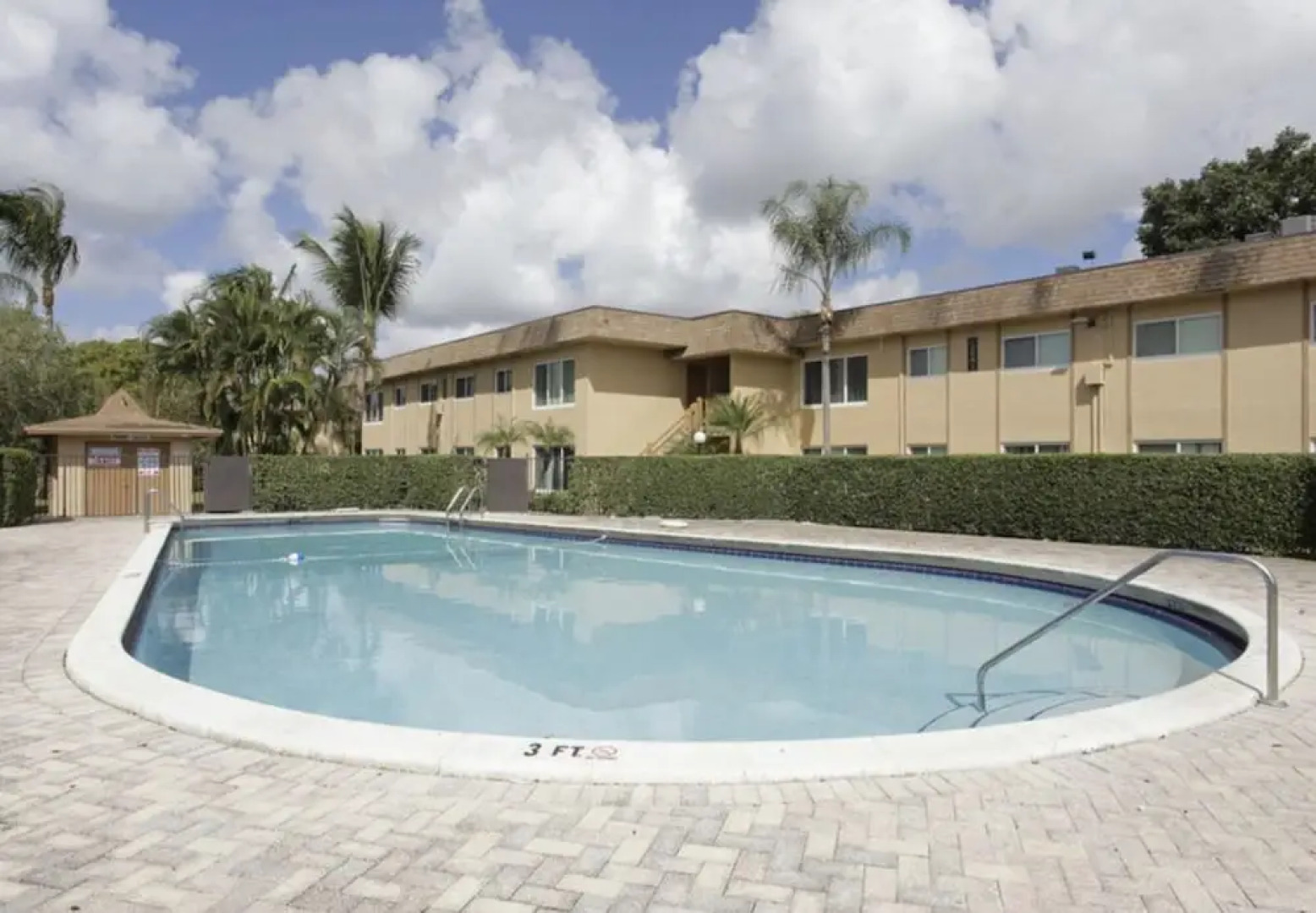 Lauderdale Lakes Getaway