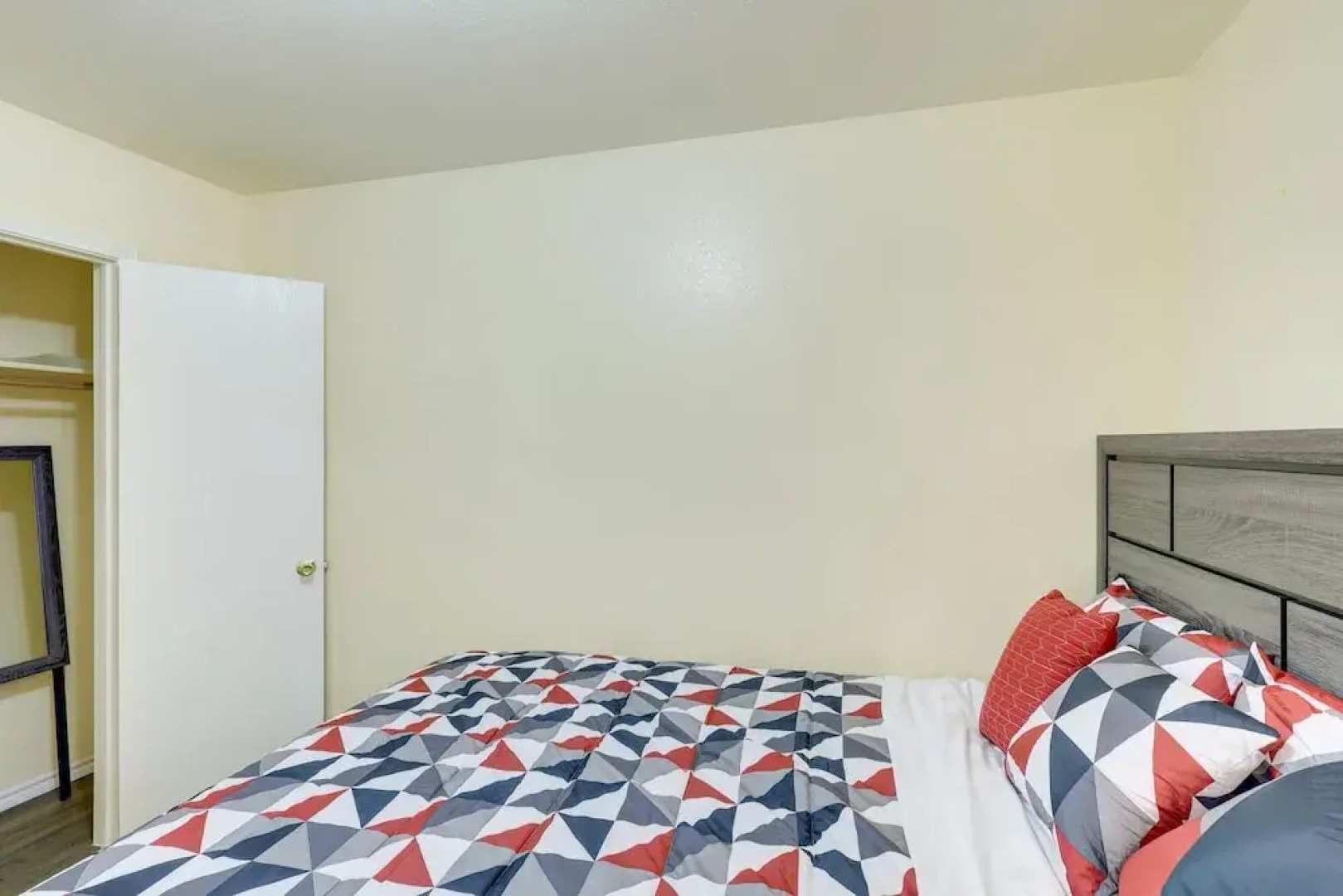 5 Mi to Fort Hood Shopping: Quiet Killeen Townhome