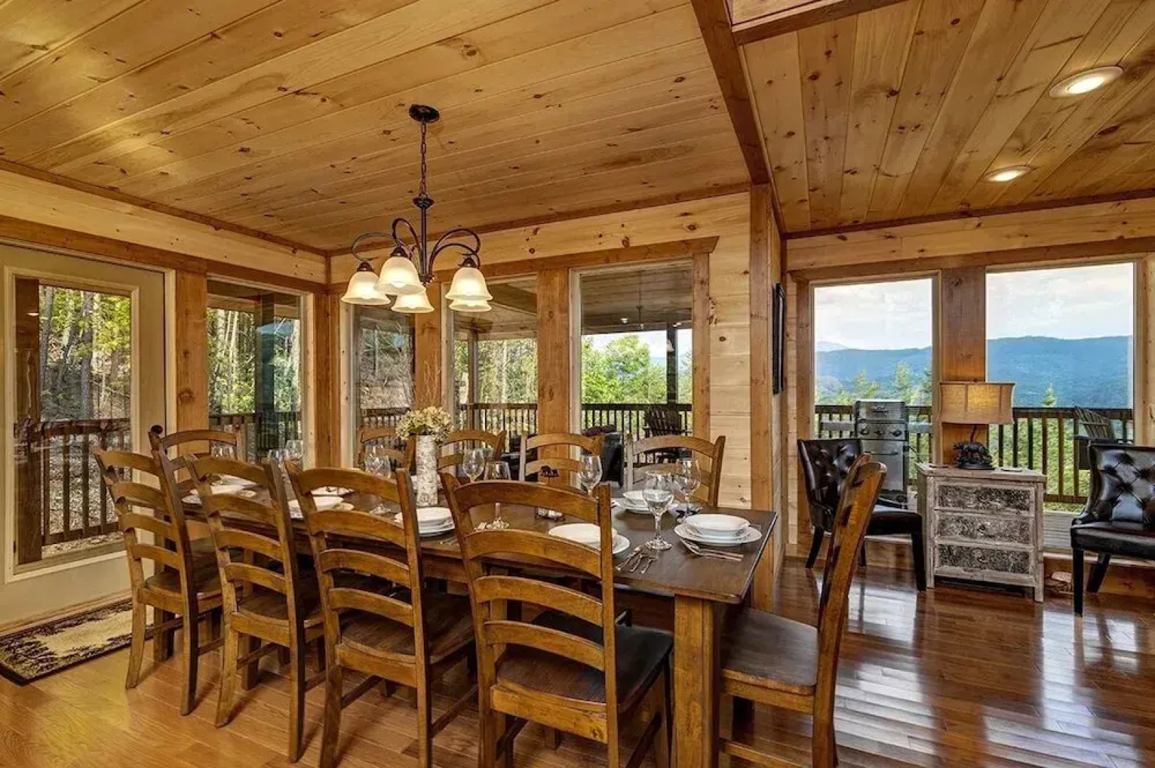 Majestic Mountain View - 4 Bedrooms, 4.5 Baths, Sleeps 12 4 Cabin by RedAwning