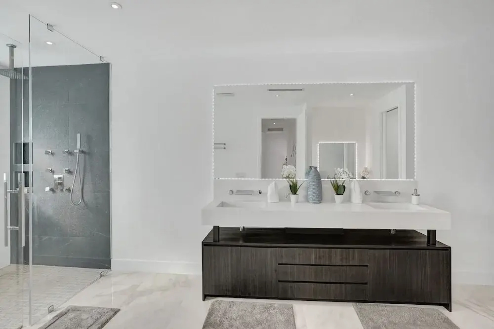 Sophia's Luxury Compound Resort w/ Heated Pool!