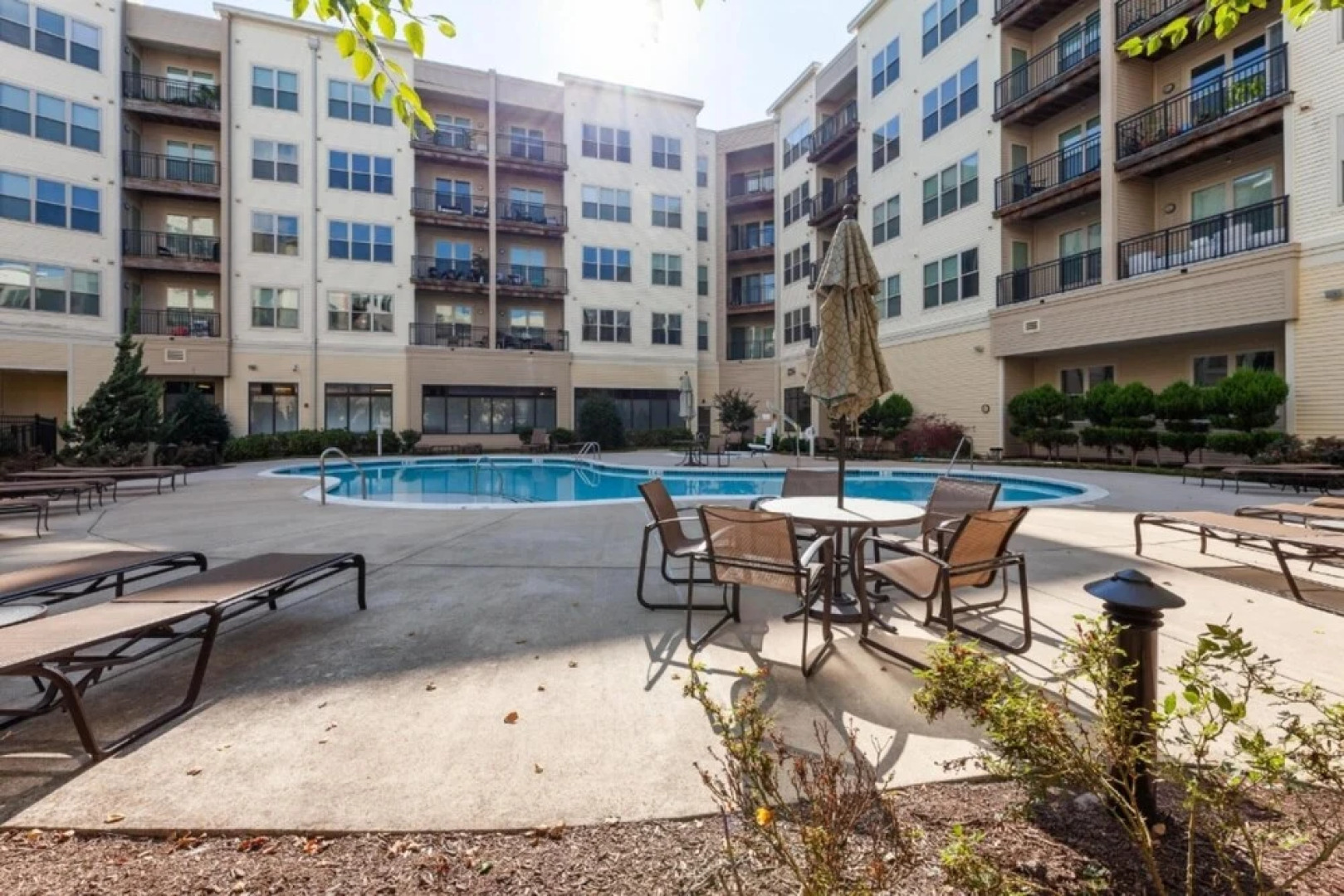 Stylish 1 BR Apartment w Movie Theater