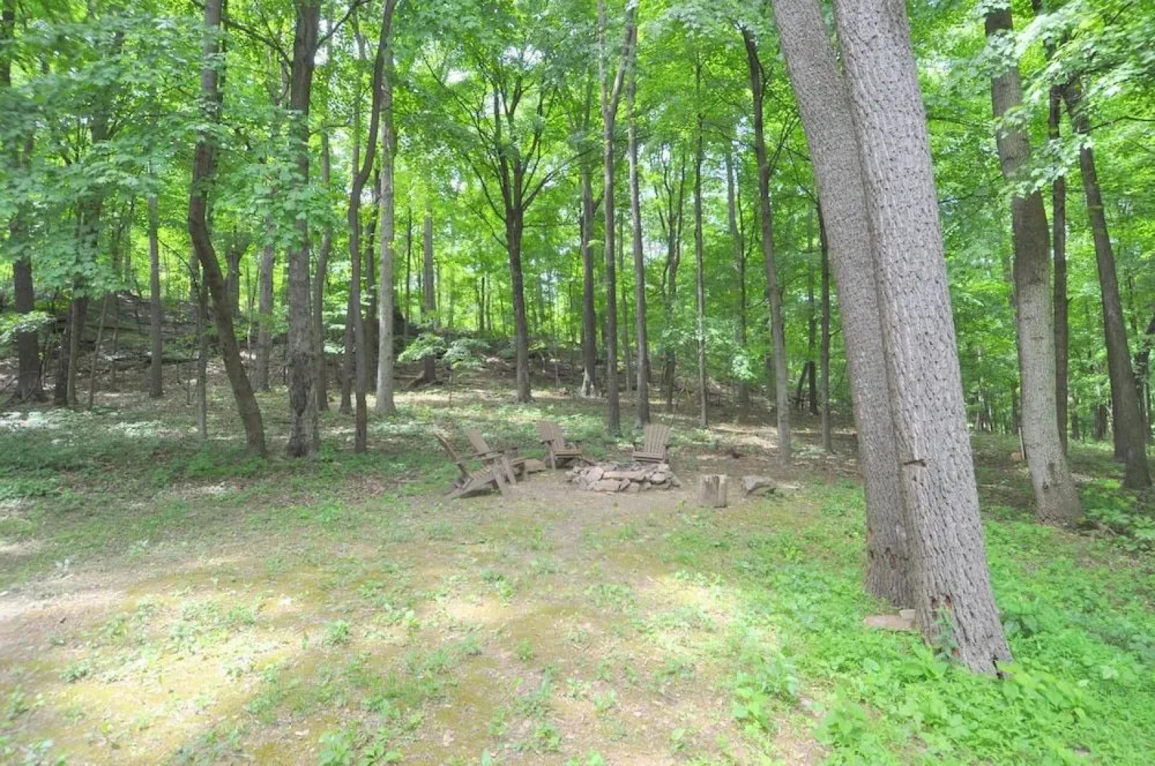 Sqyrls Nest - 3BR Retreat With a Hot Tub