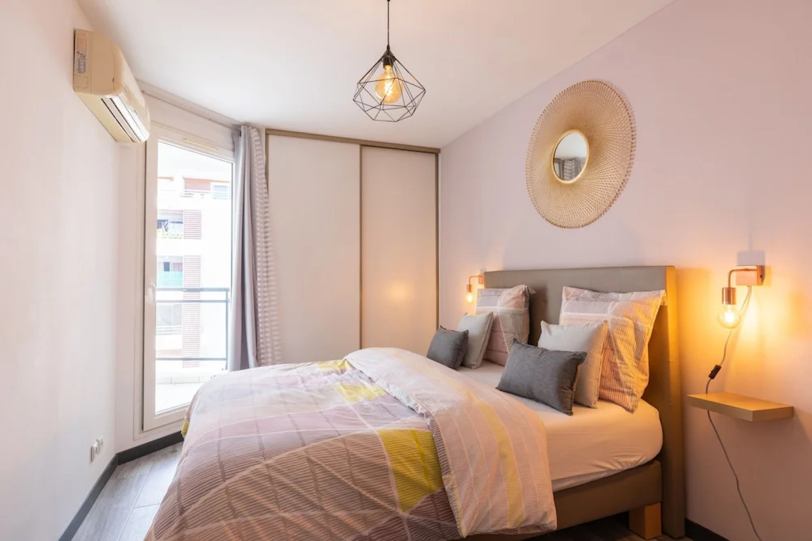 Zourite Factory - Apt design & calme