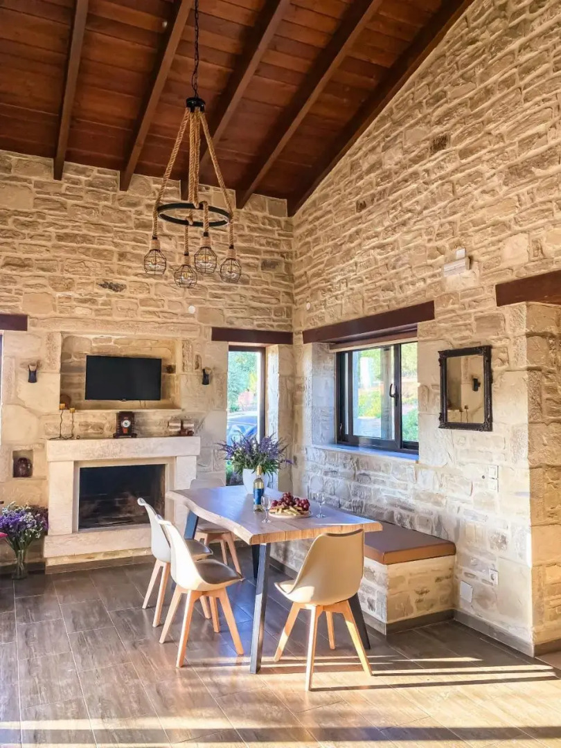 Olive Land - Γη Της Ελιας / Stone Villa.