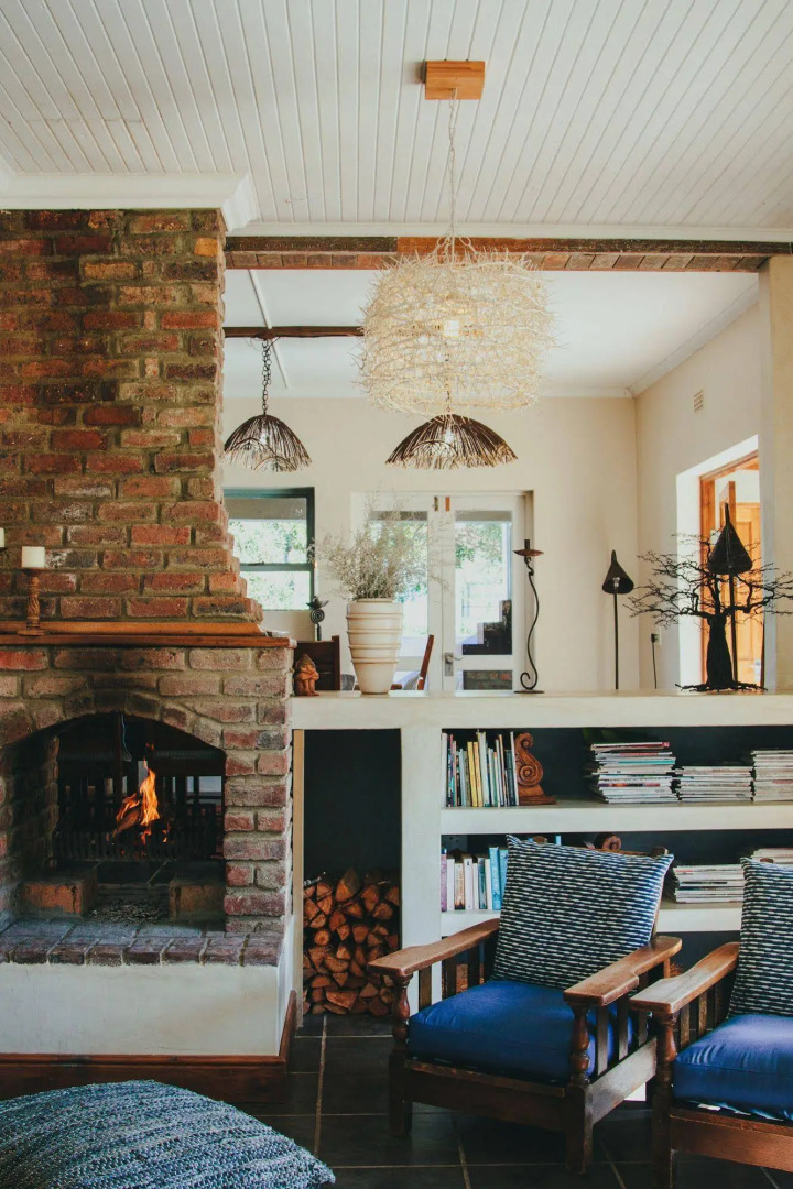 A Hilltop Country Retreat