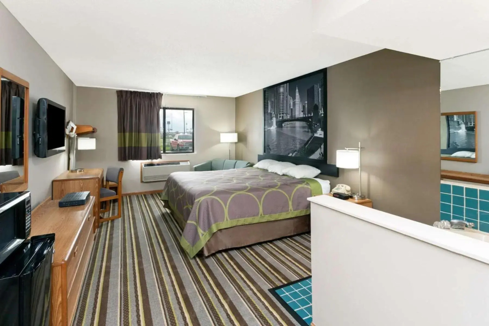 Watseka 24 Inn & Suites