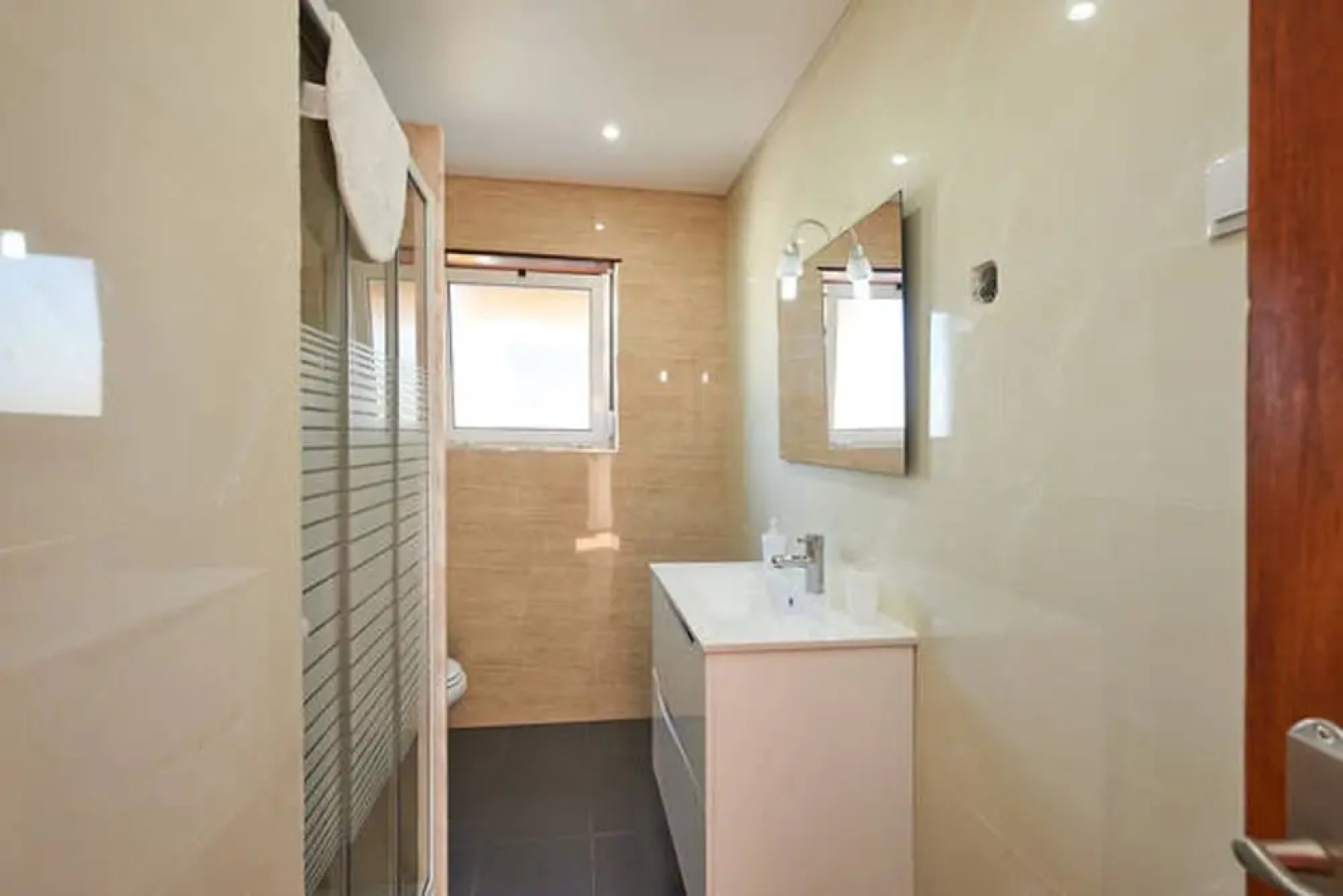 House With 2 Bedrooms in Carvoeira, With Furnished Terrace and Wifi