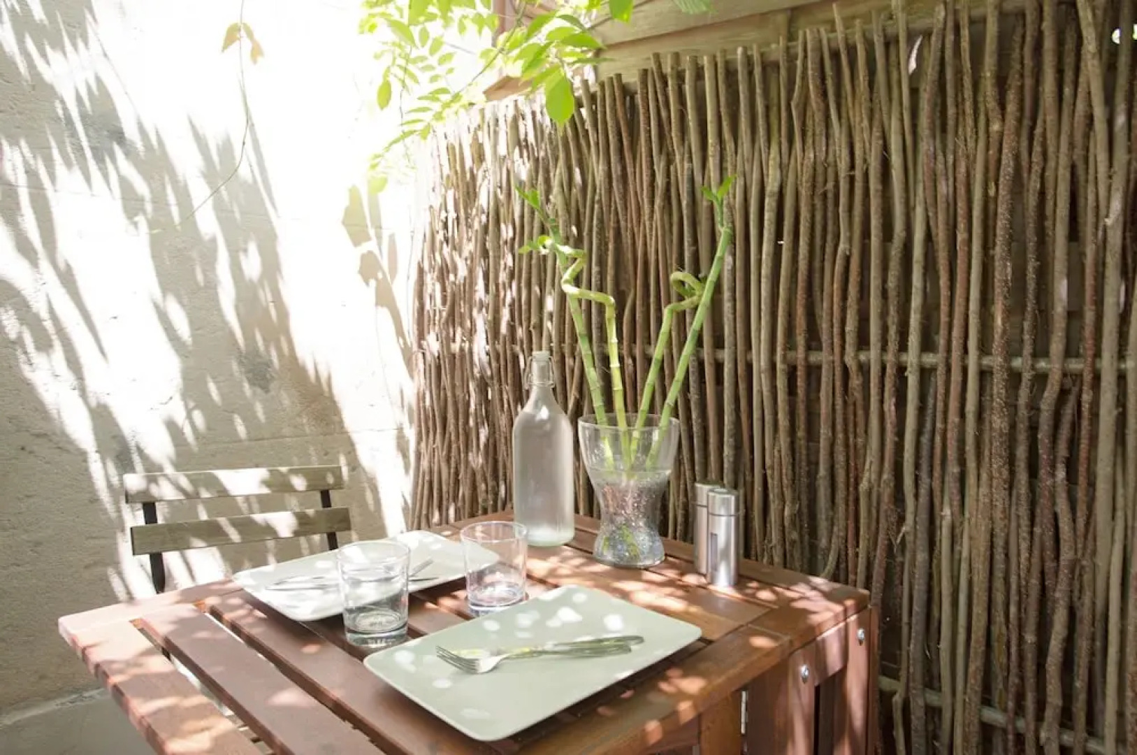 GregBnb - Mur en pierre - Terrasse + parking privé