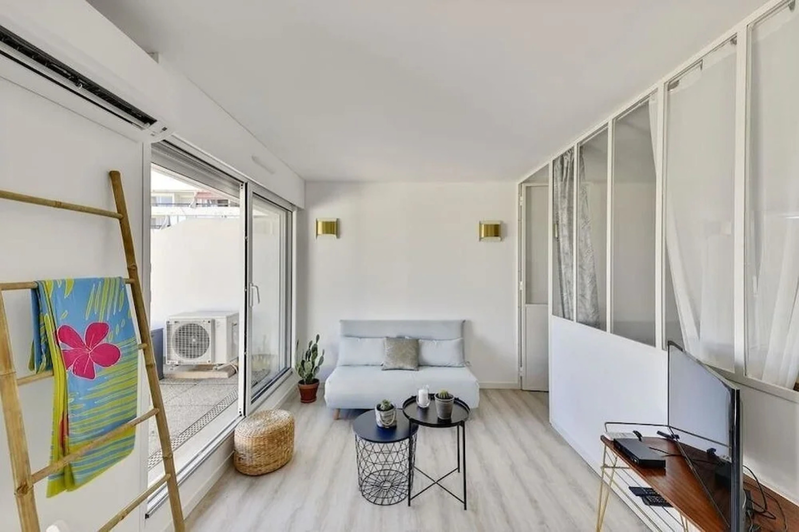 Splendide T2 piscine terrasse clim