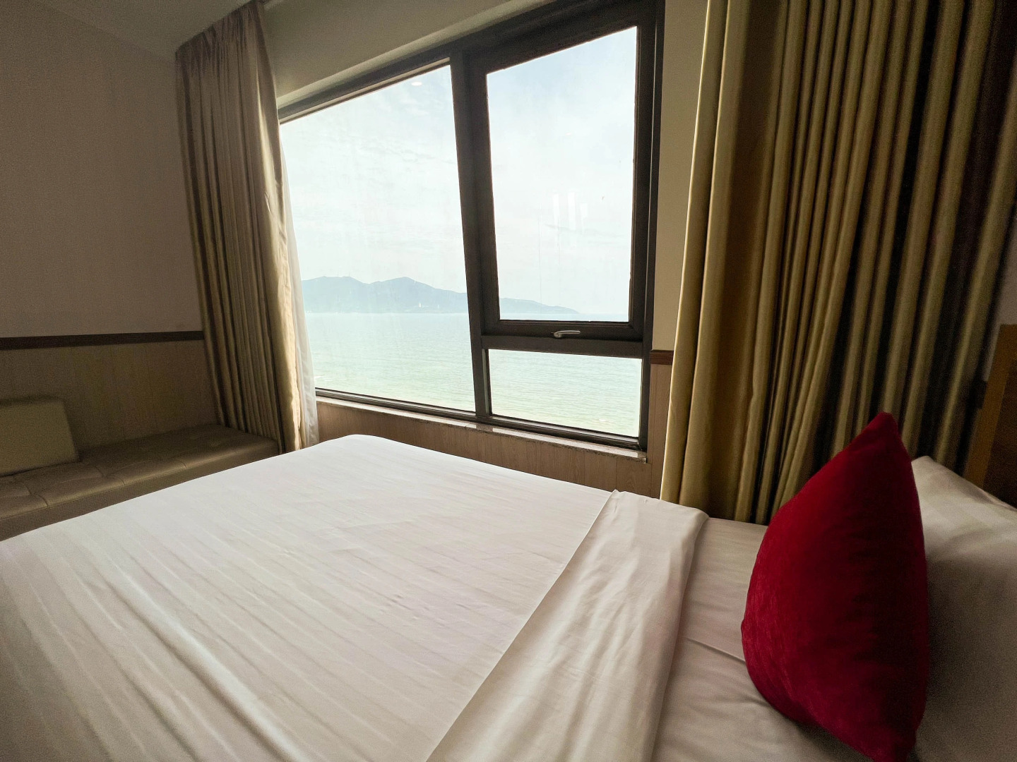 Serene Beach Hotel Danang