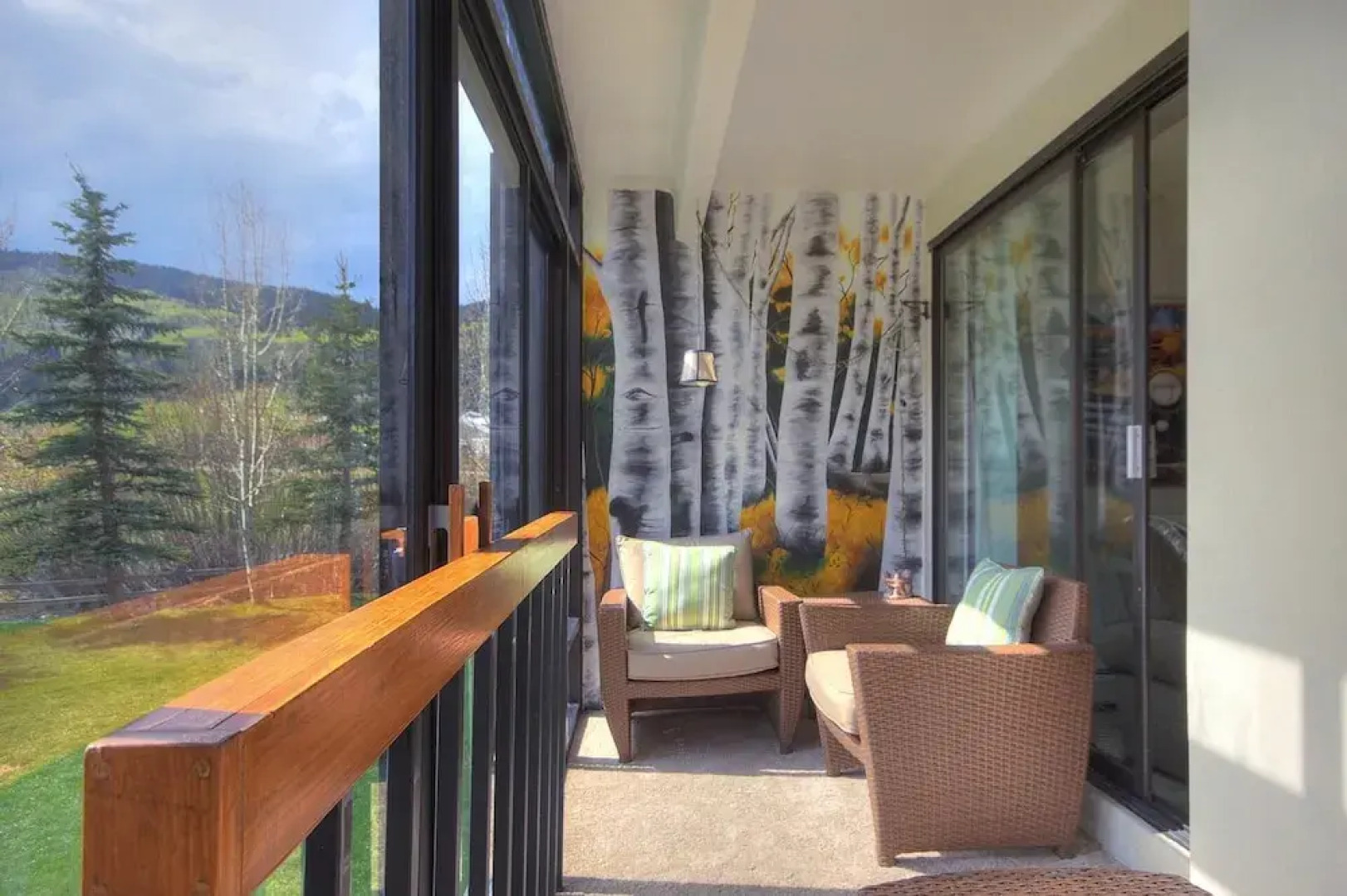 Wheeler House Spacious East Village Condo, Easy Walk to Super Bee - WH104 by Redawning