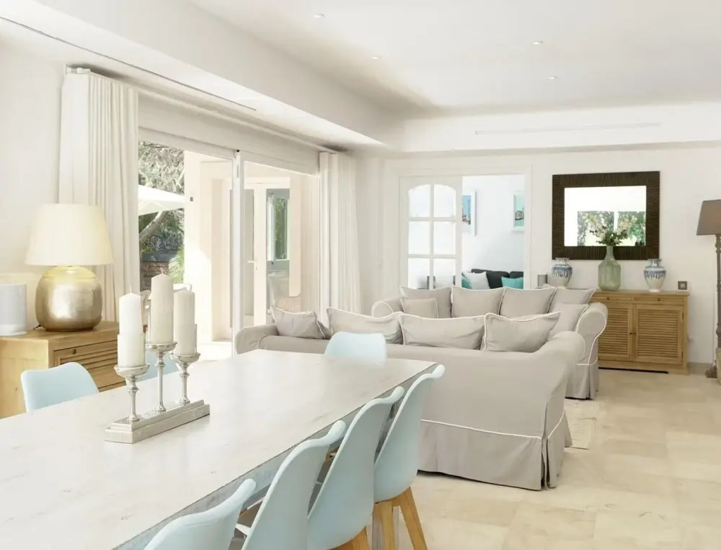 Villa on the Foot of La Font Hills